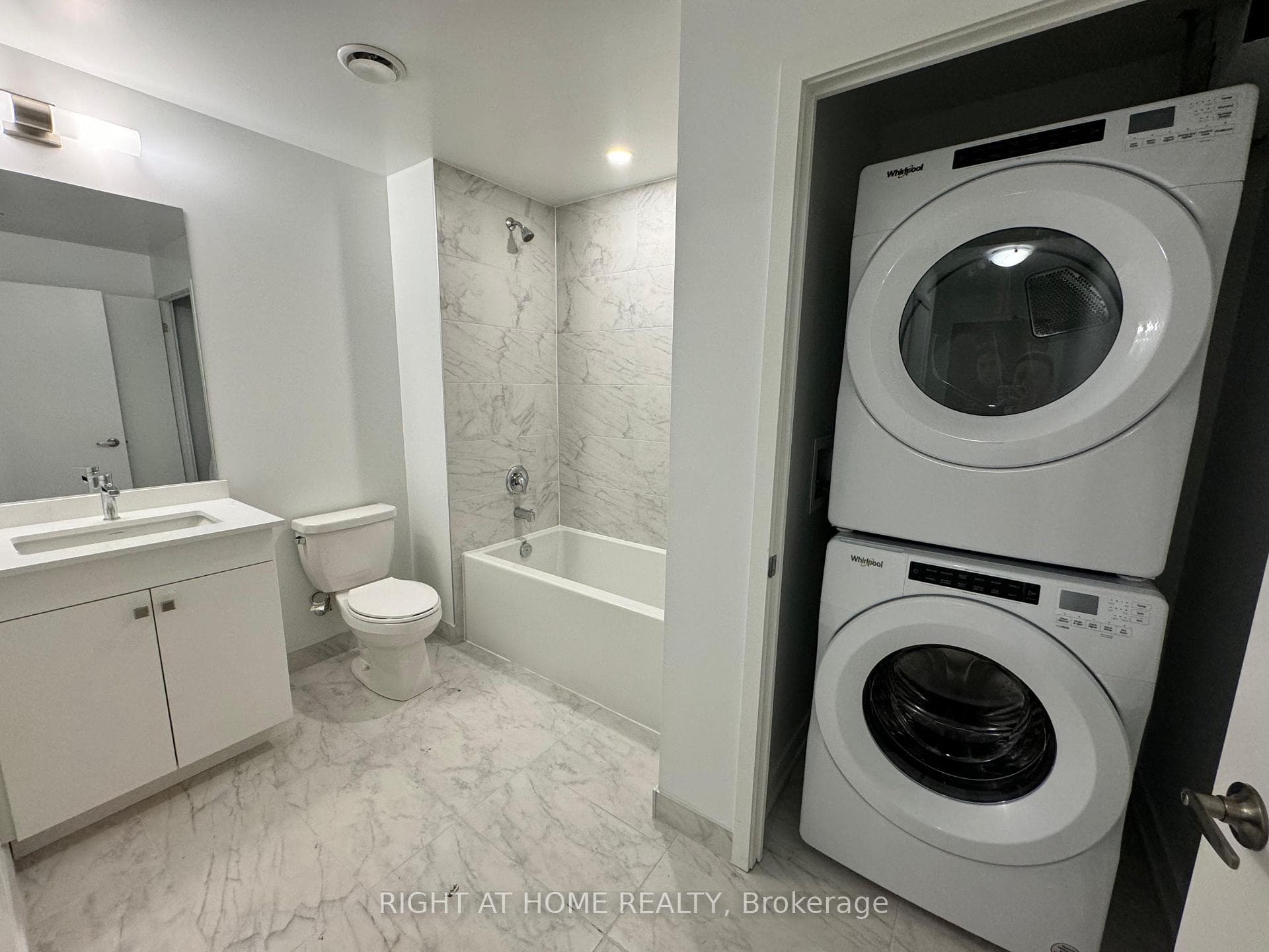 1035 Southdown Road Unit 714 photo 4