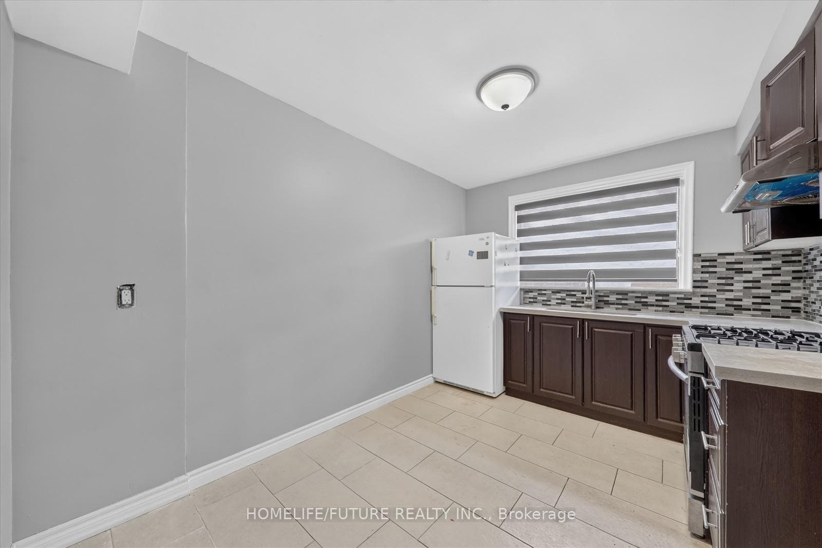167 Treverton Drive Unit Main photo 9