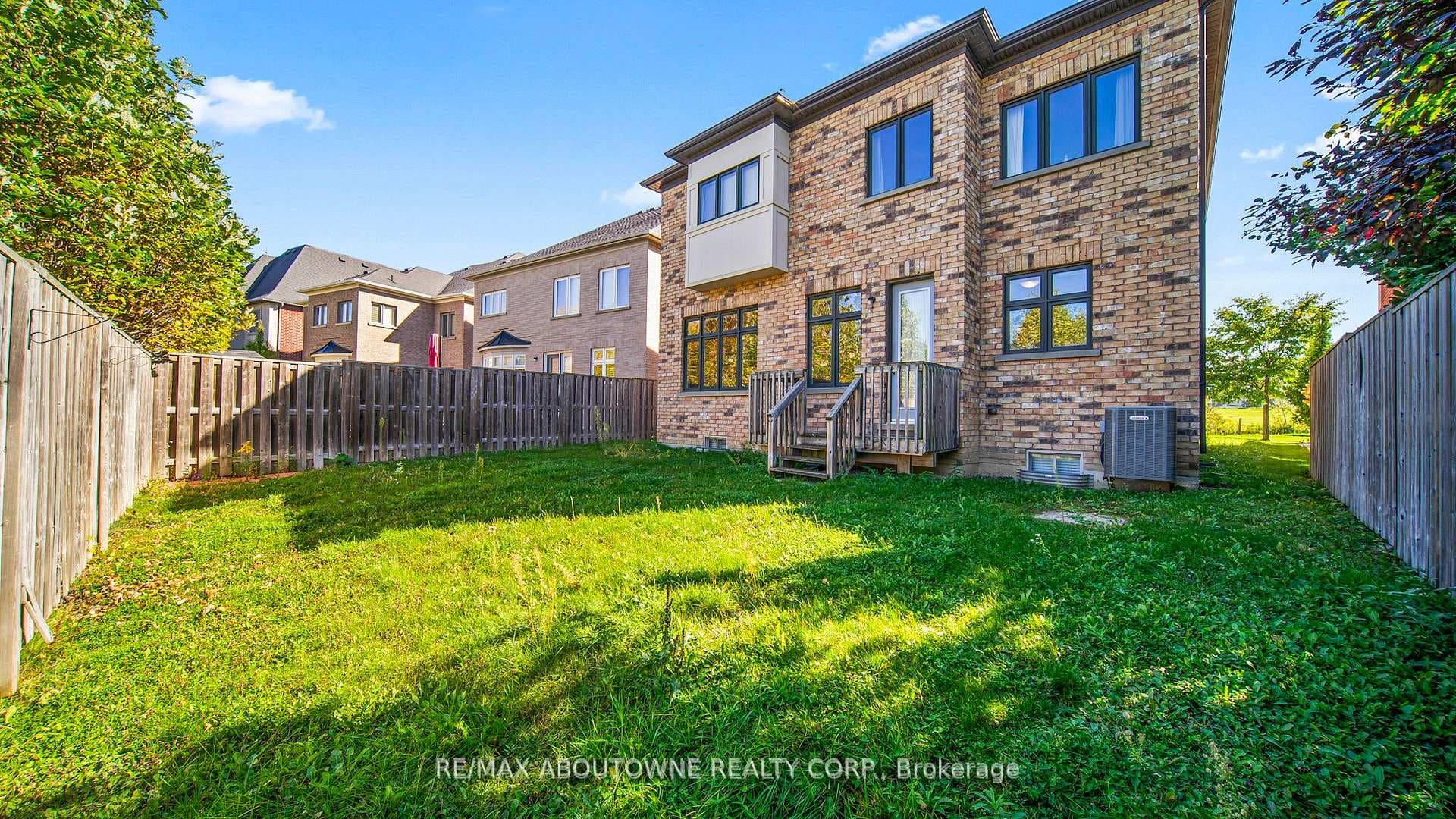 129 Robert Berry Crescent photo 31