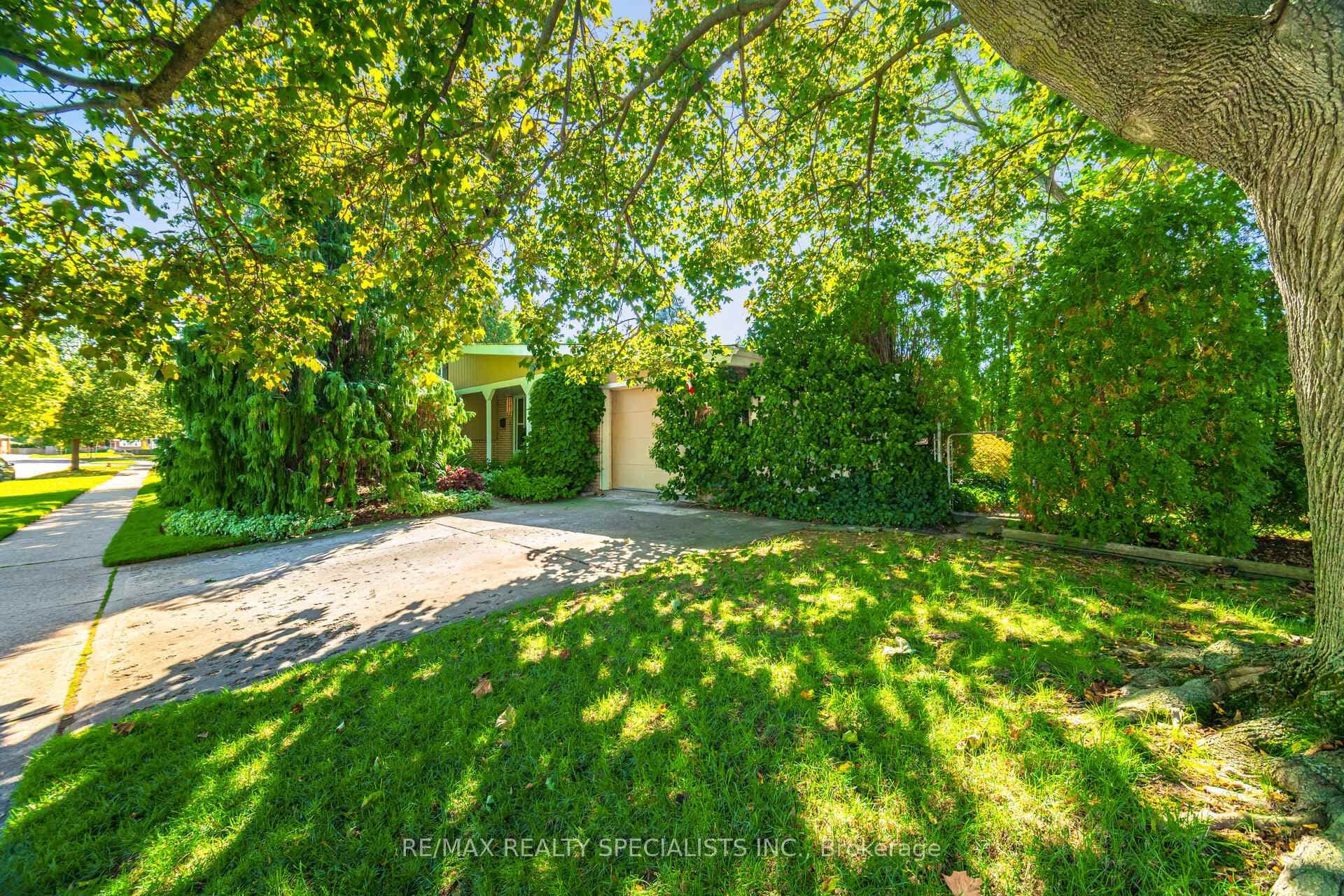 480 Tipperary Avenue photo 6