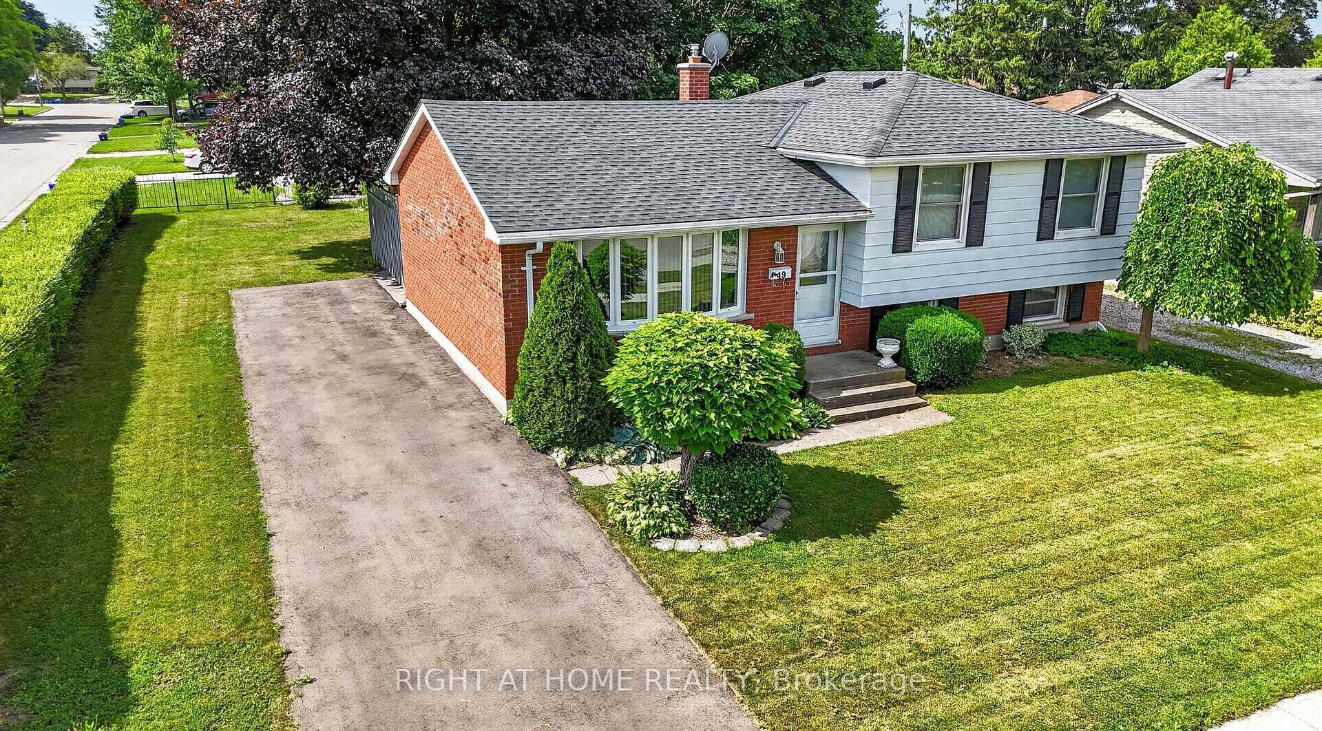 49 Locke Avenue photo 2