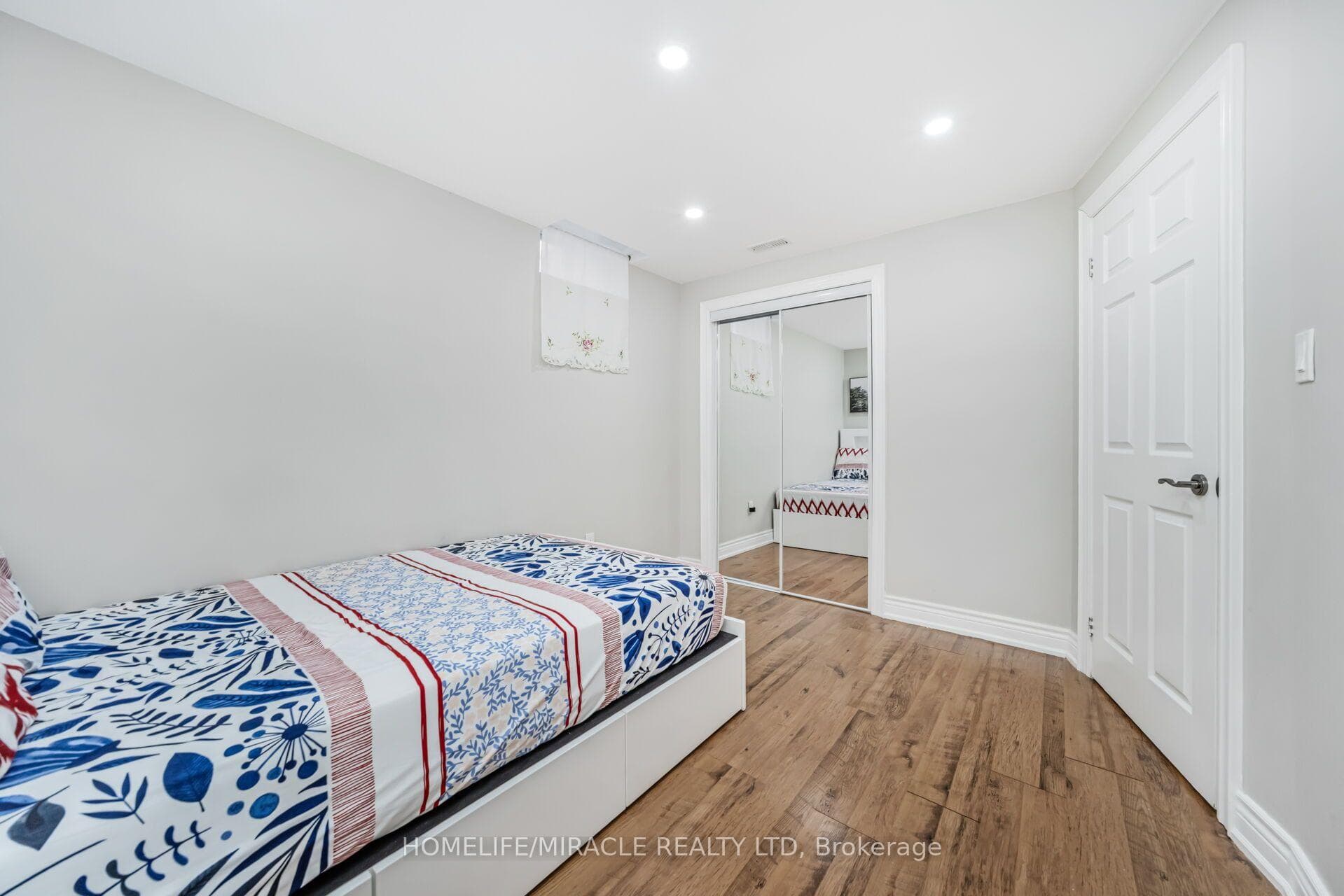 49 Cross Country Boulevard photo 45