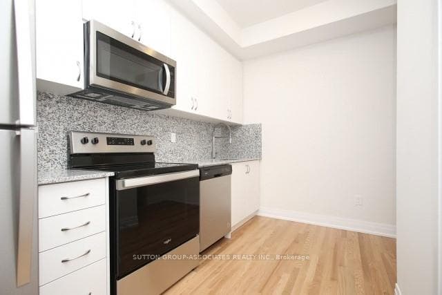 721 Lawrence Avenue Unit 82 photo 4