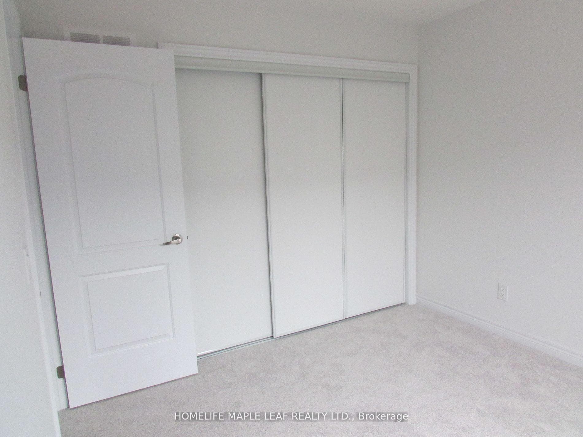48 Sorbara Way photo 14