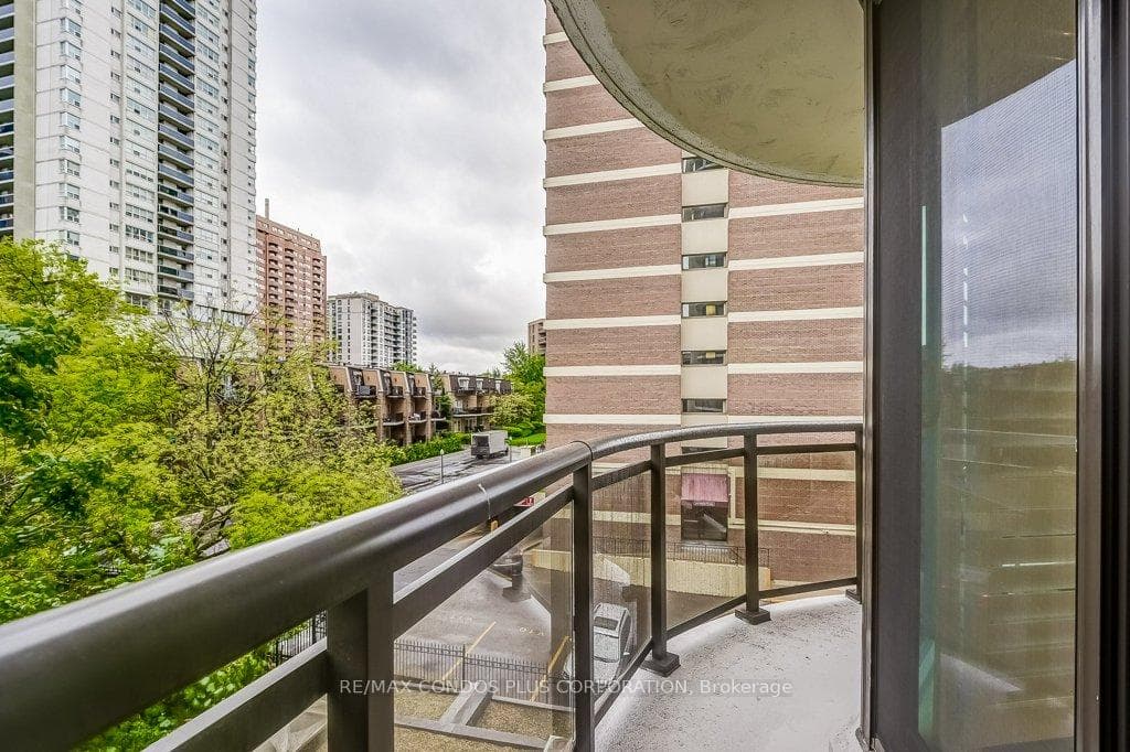 40 Rosehill Avenue Unit 301 photo 36