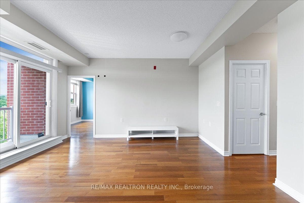 15450 Yonge Street Unit 304 photo 10