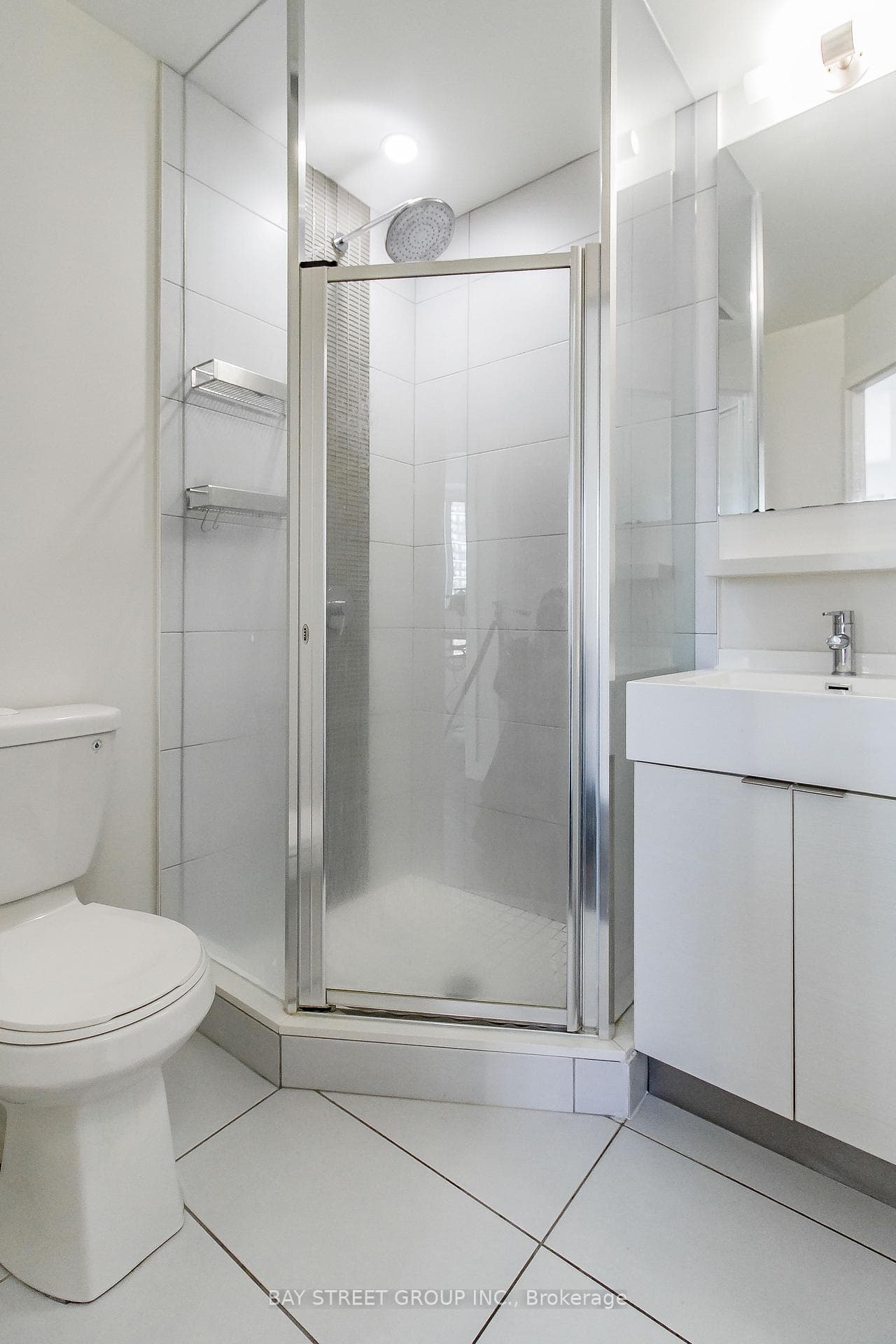 28 Avondale Avenue Unit 702 (2nd Bedroom) photo 8