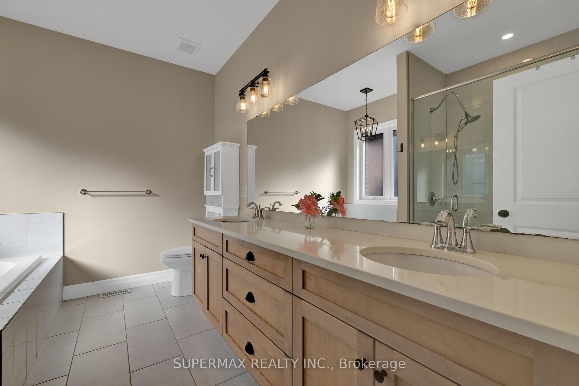 99 Renaissance Drive photo 22