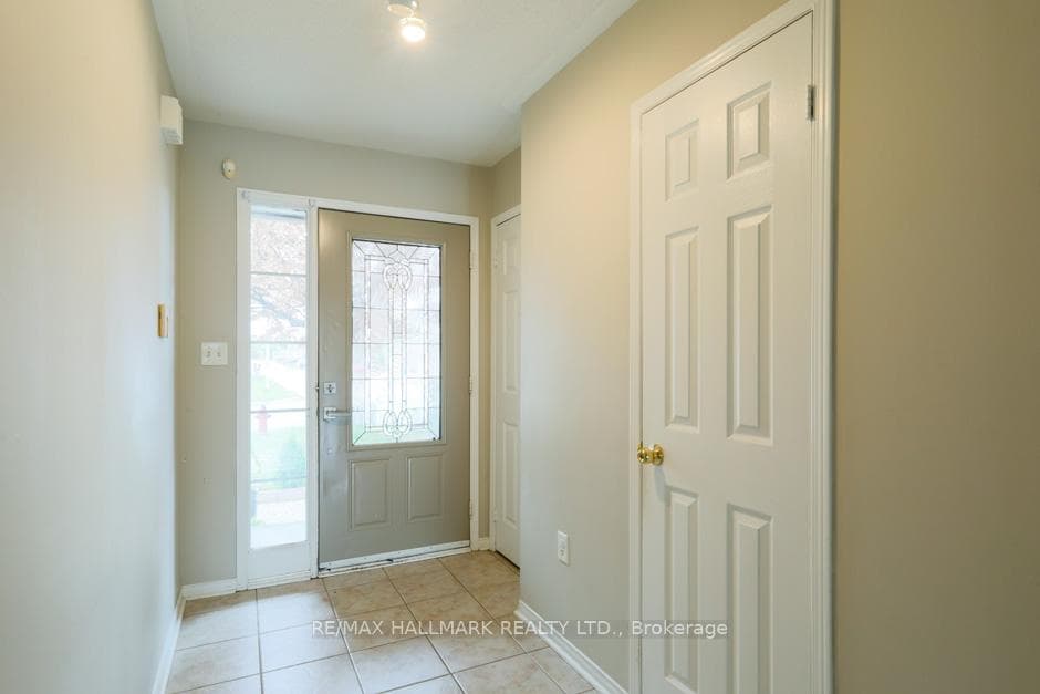 377 Kittridge Road photo 4