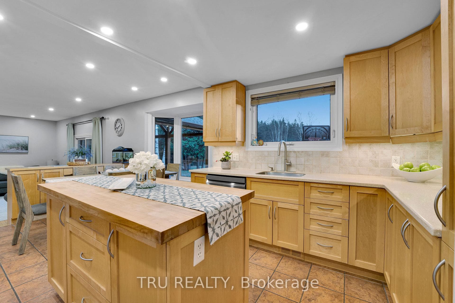 2529 MARSHWOOD Road photo 10