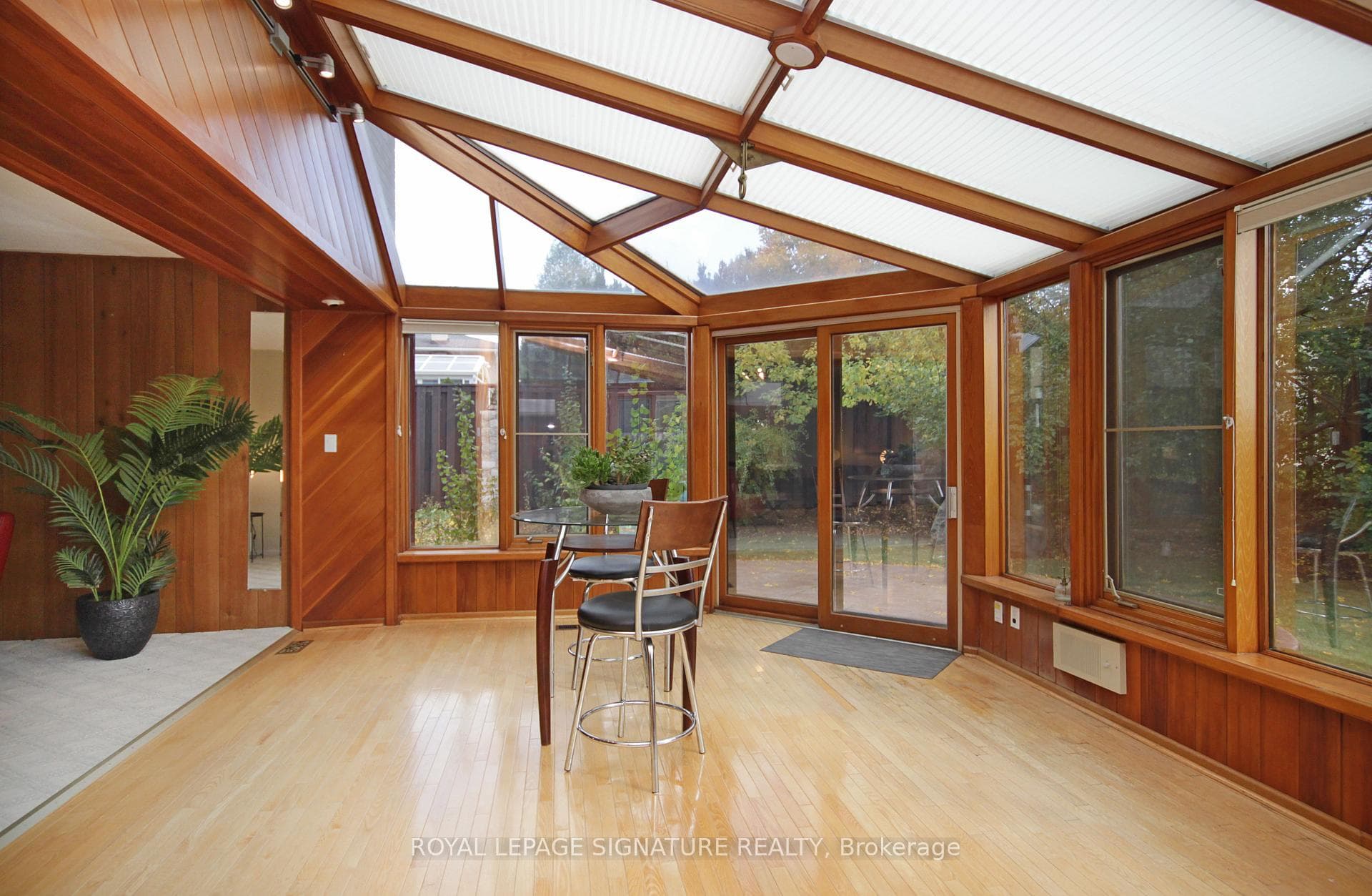 173 Cassandra Boulevard photo 18