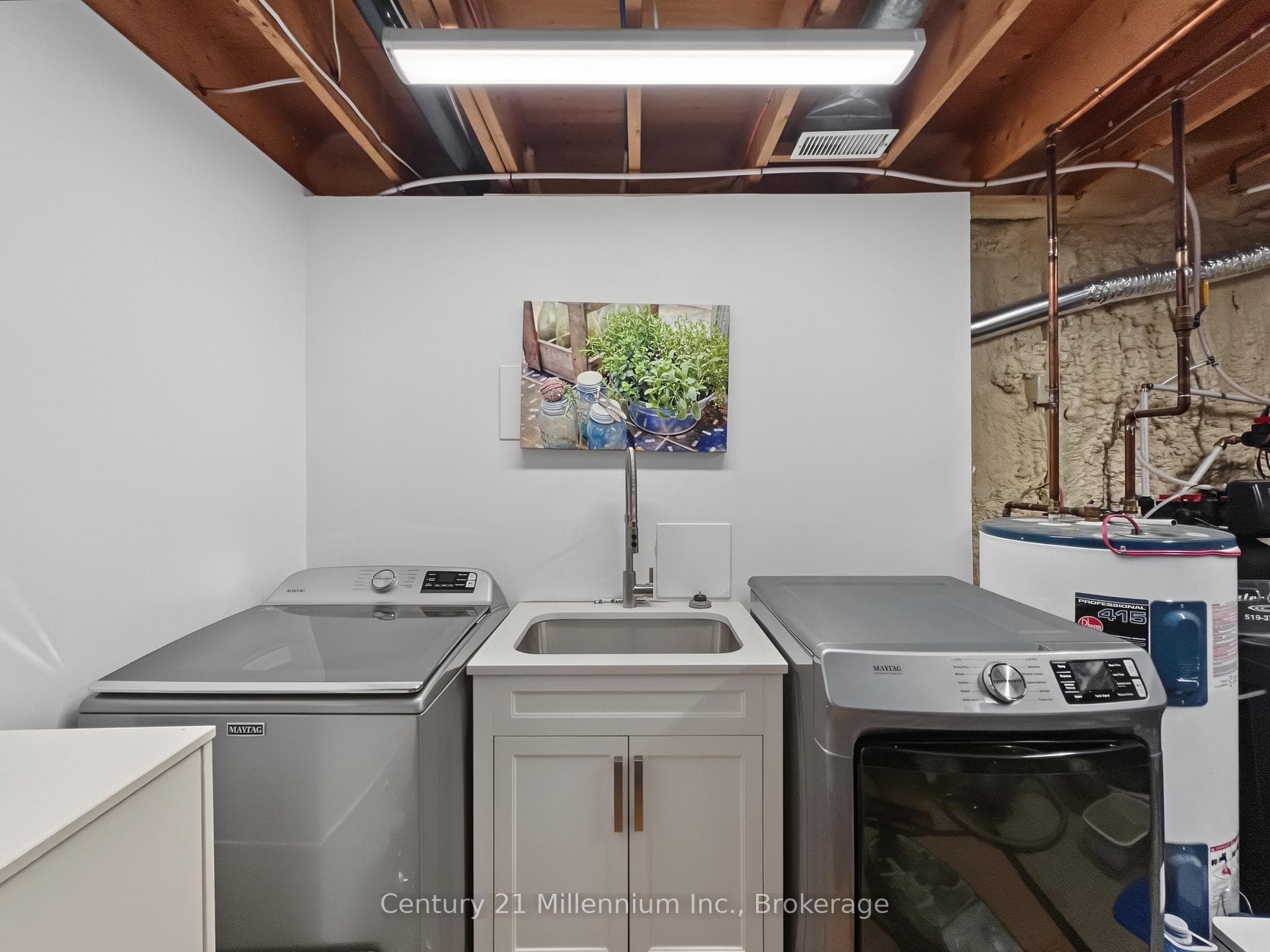 414681 Baseline Road photo 36