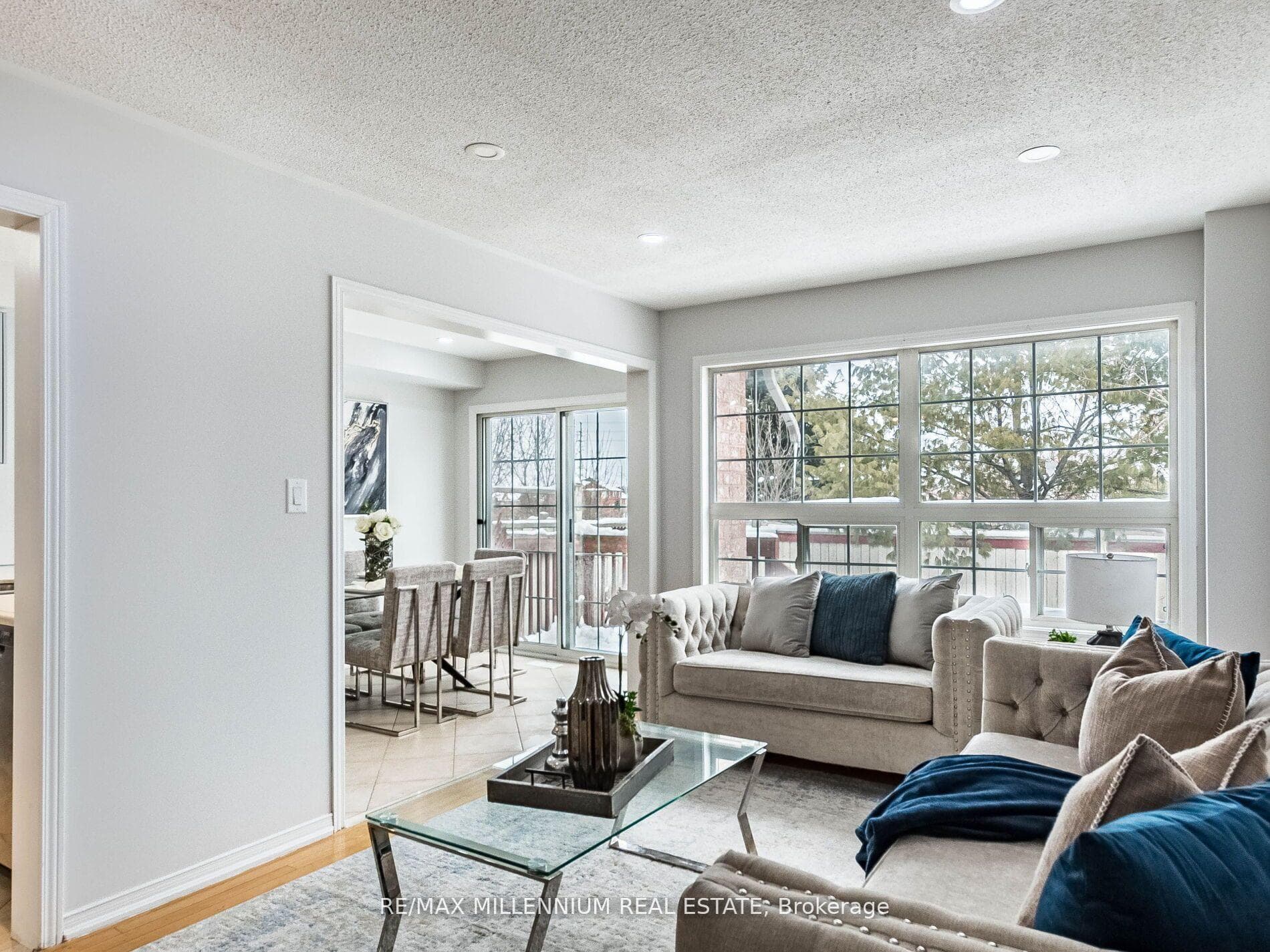 9 Revelstoke Place photo 16