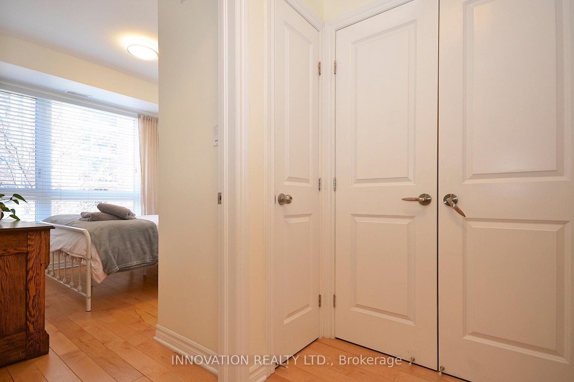 429 Kent Street Unit 219 photo 17