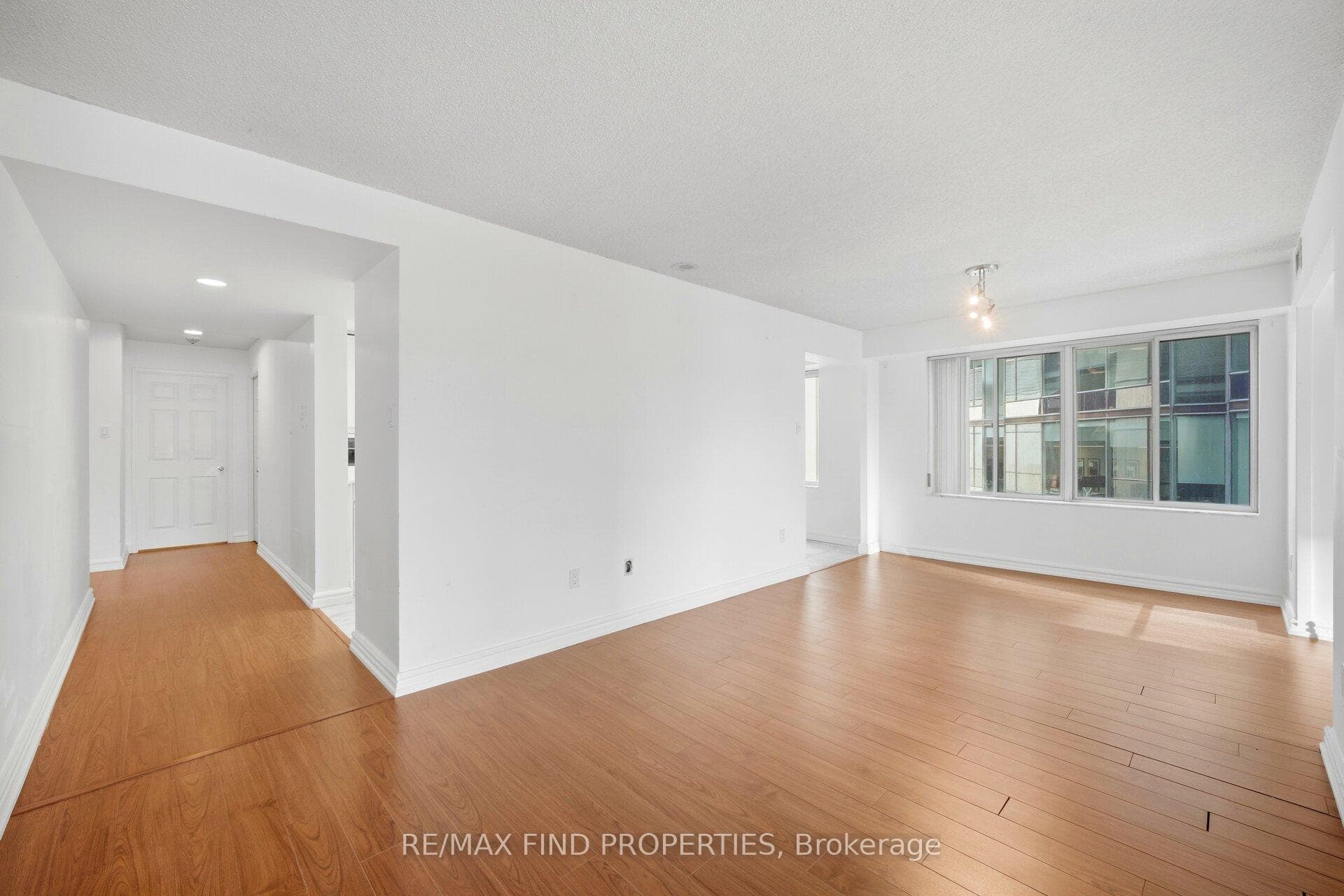 33 University Avenue Unit 1203 photo 18