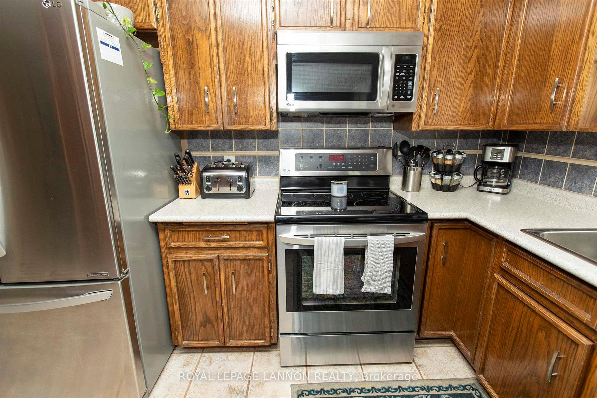 125 Anten Street photo 10