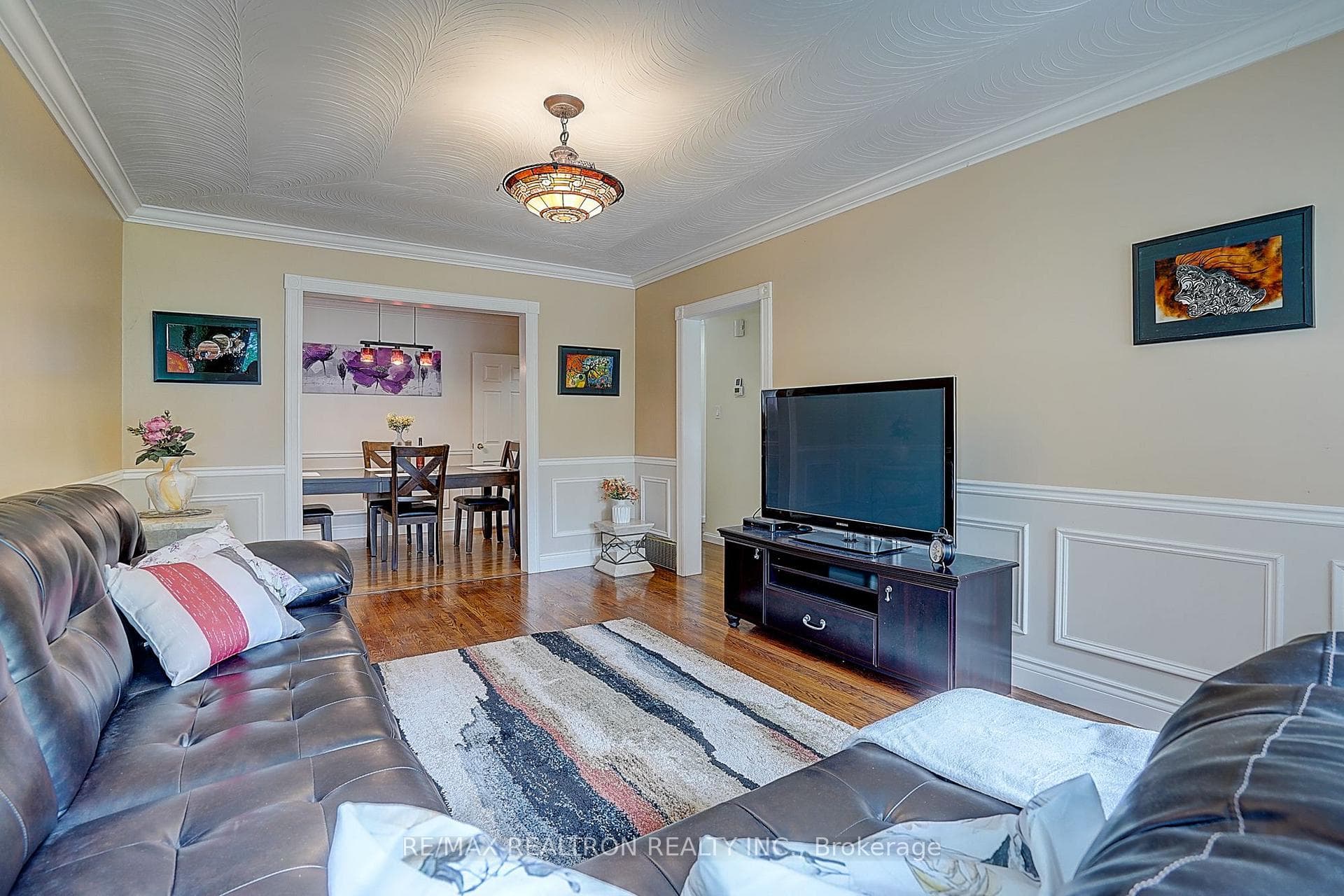 583 Pinewood Street photo 11