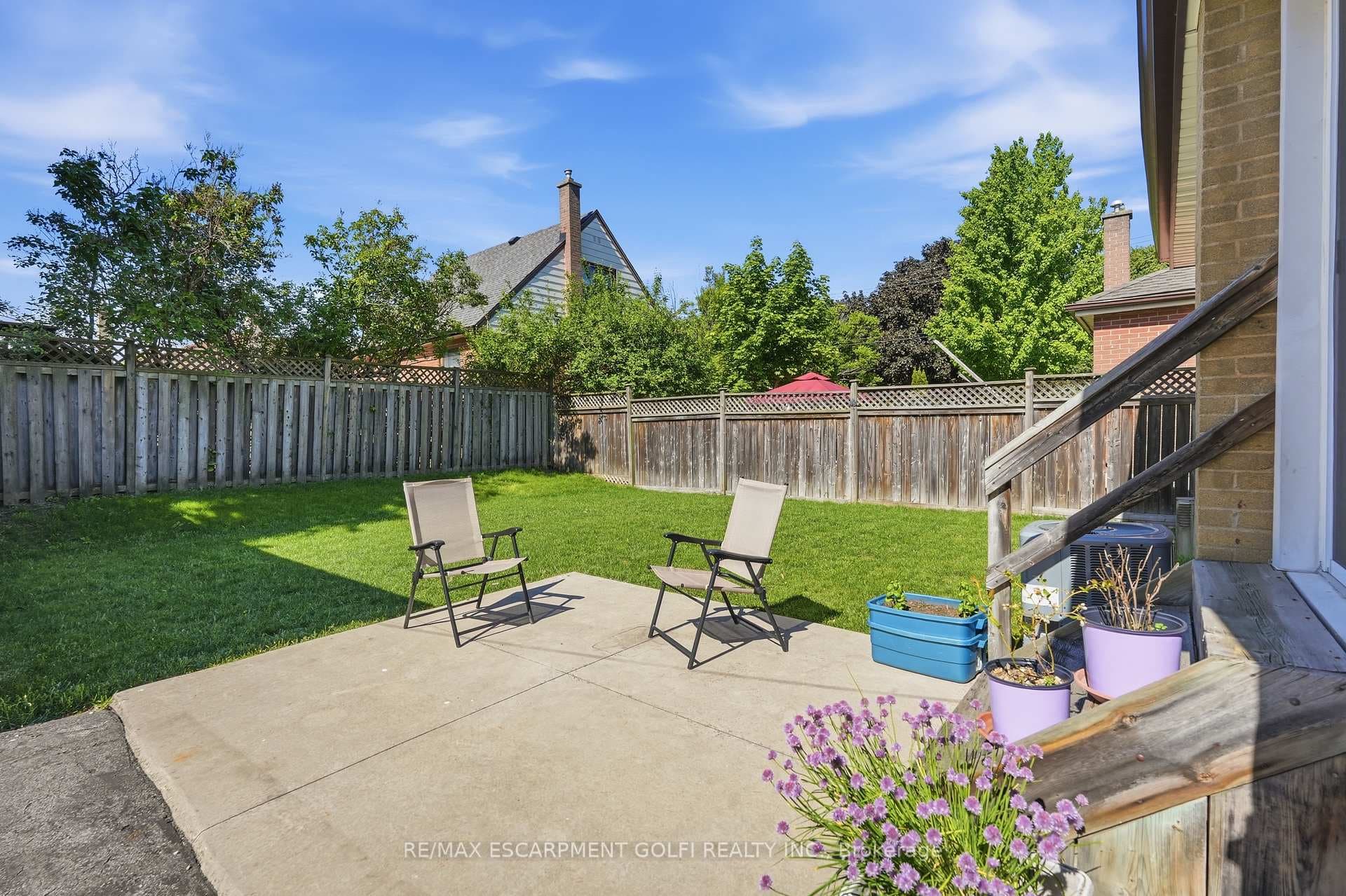 764 Brucedale Avenue photo 29