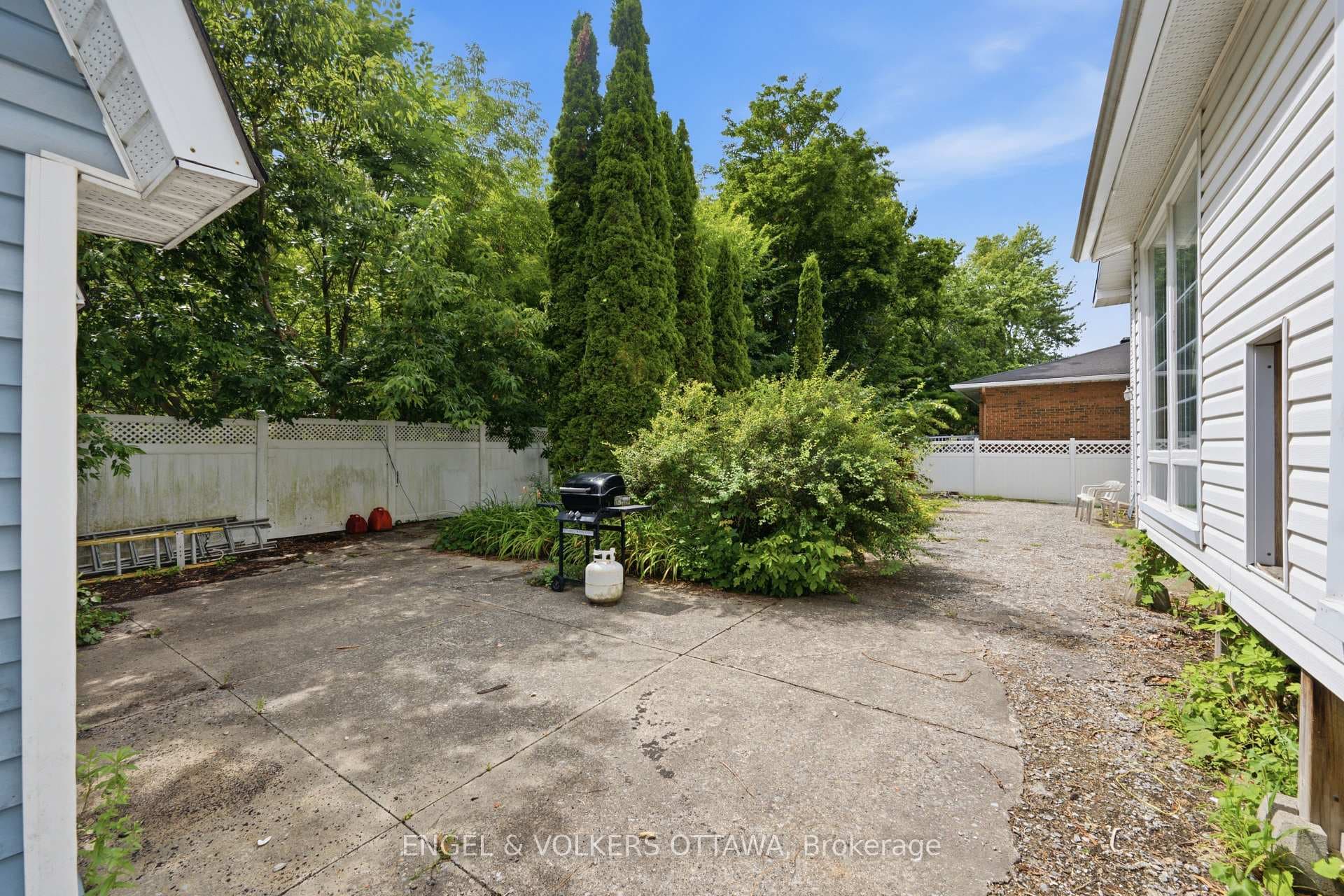 1446 Ridgebrook Drive photo 46
