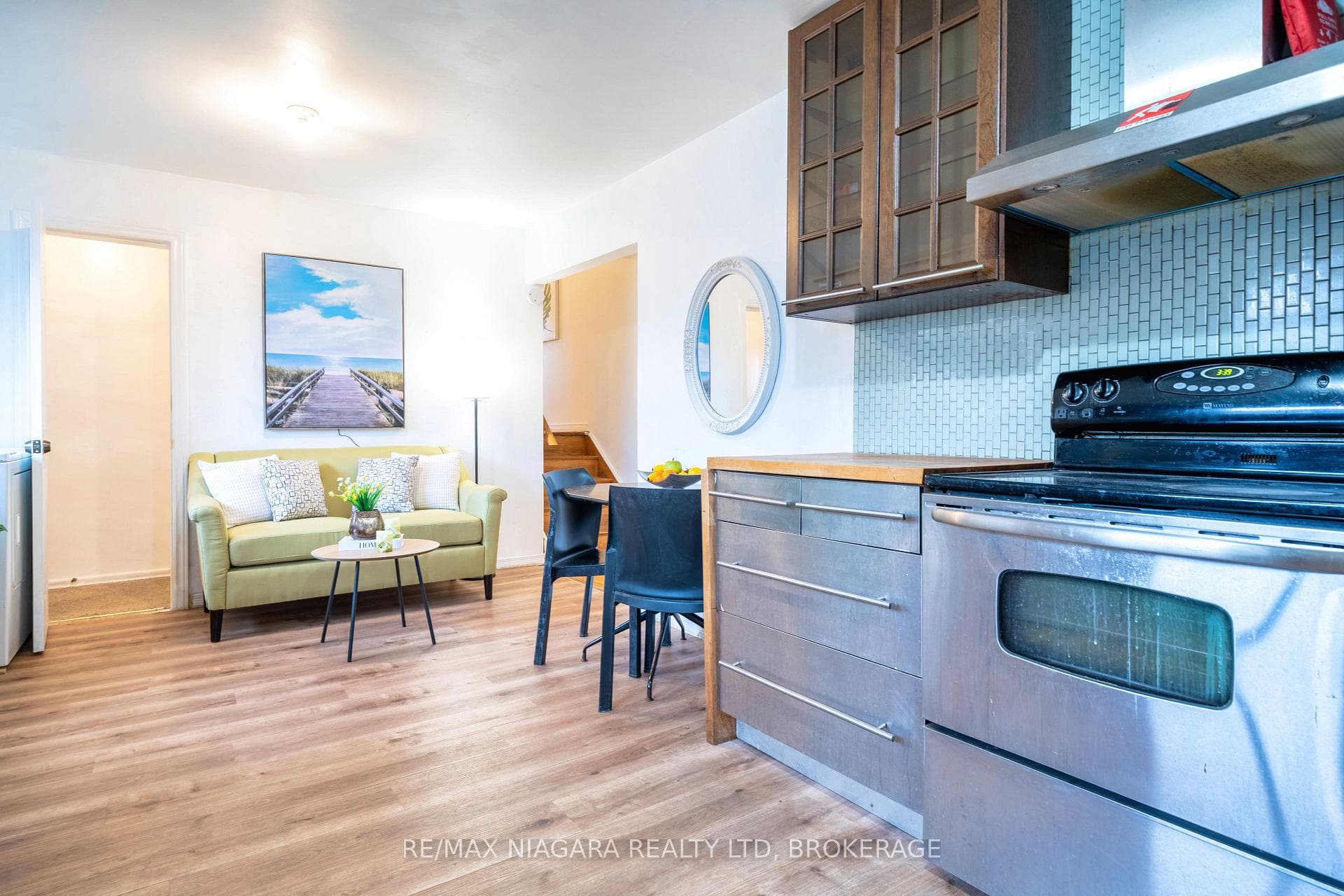225 West 2nd Street photo 9