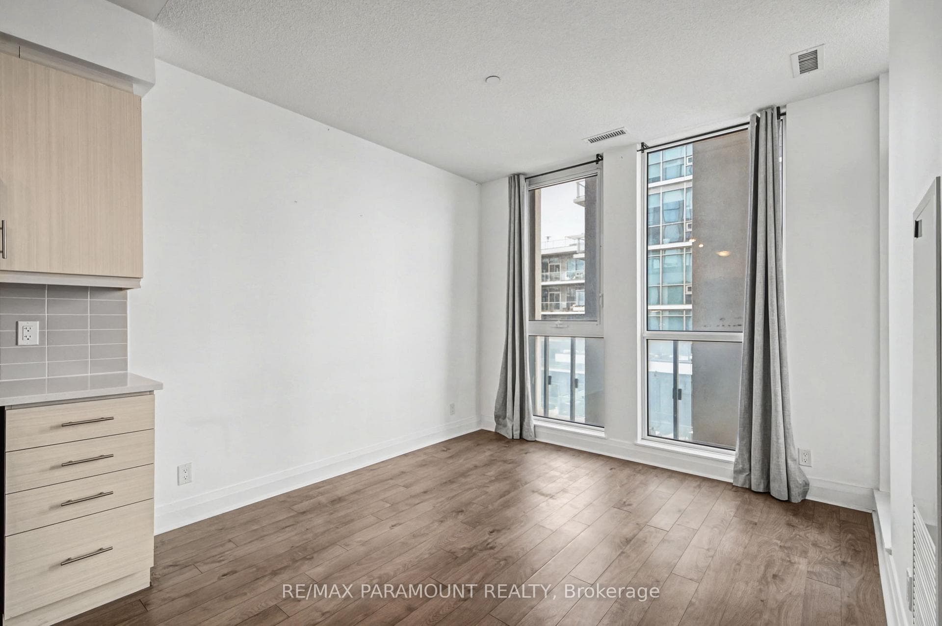 17 Zorra Street Unit 302 photo 2