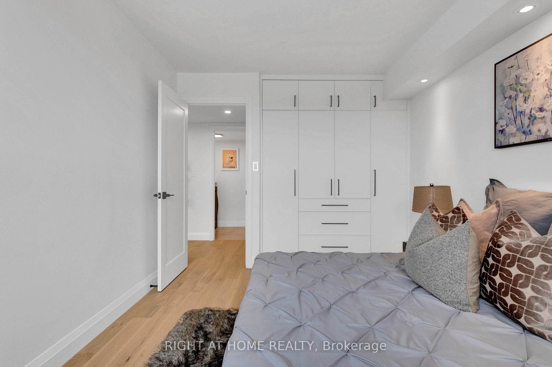 270 Scarlett Road Unit 1913 photo 19