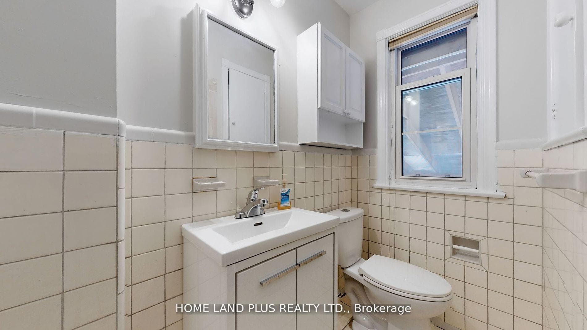 257 Joicey Boulevard photo 19