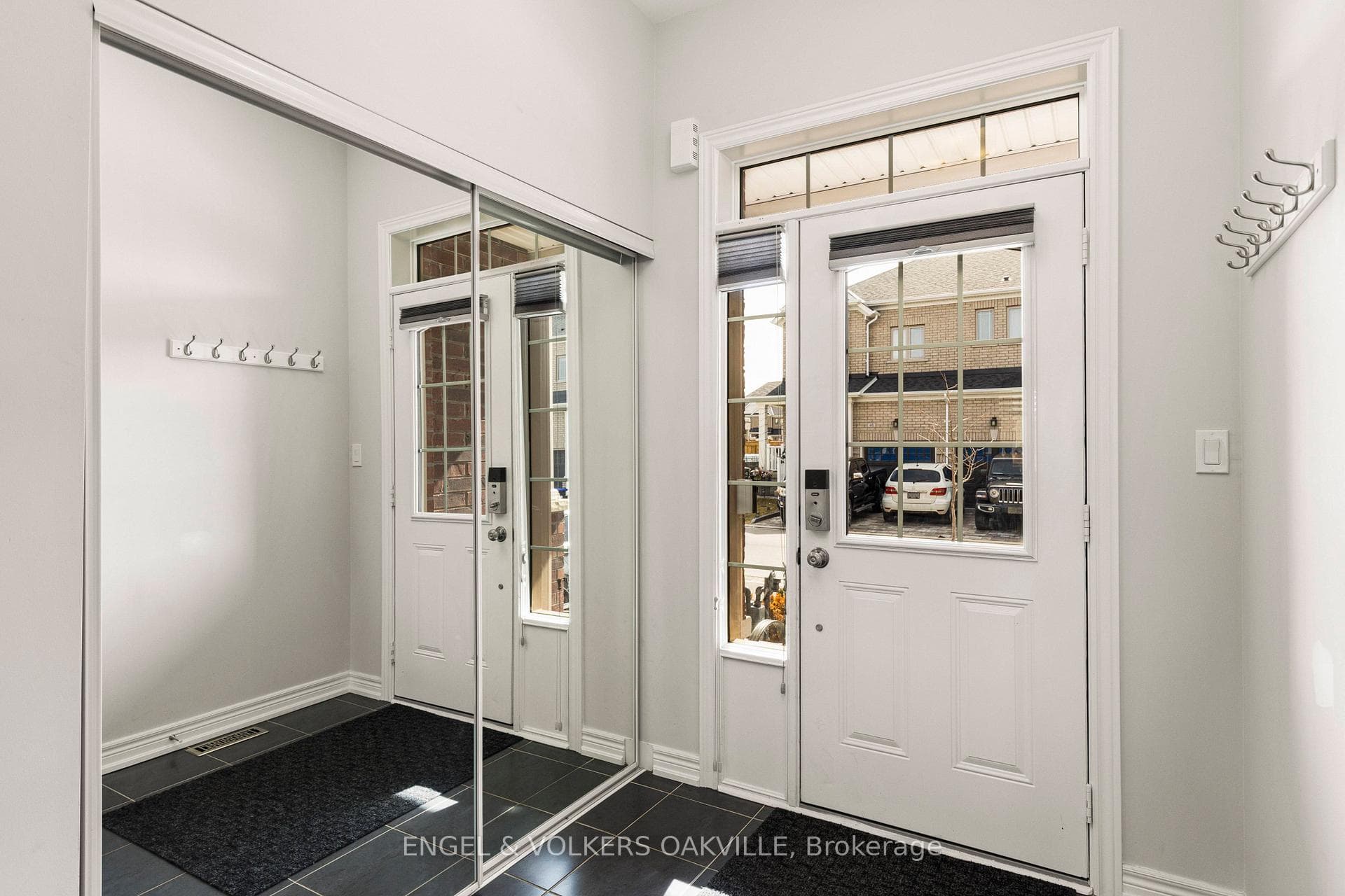 44 Clifford Crescent photo 5