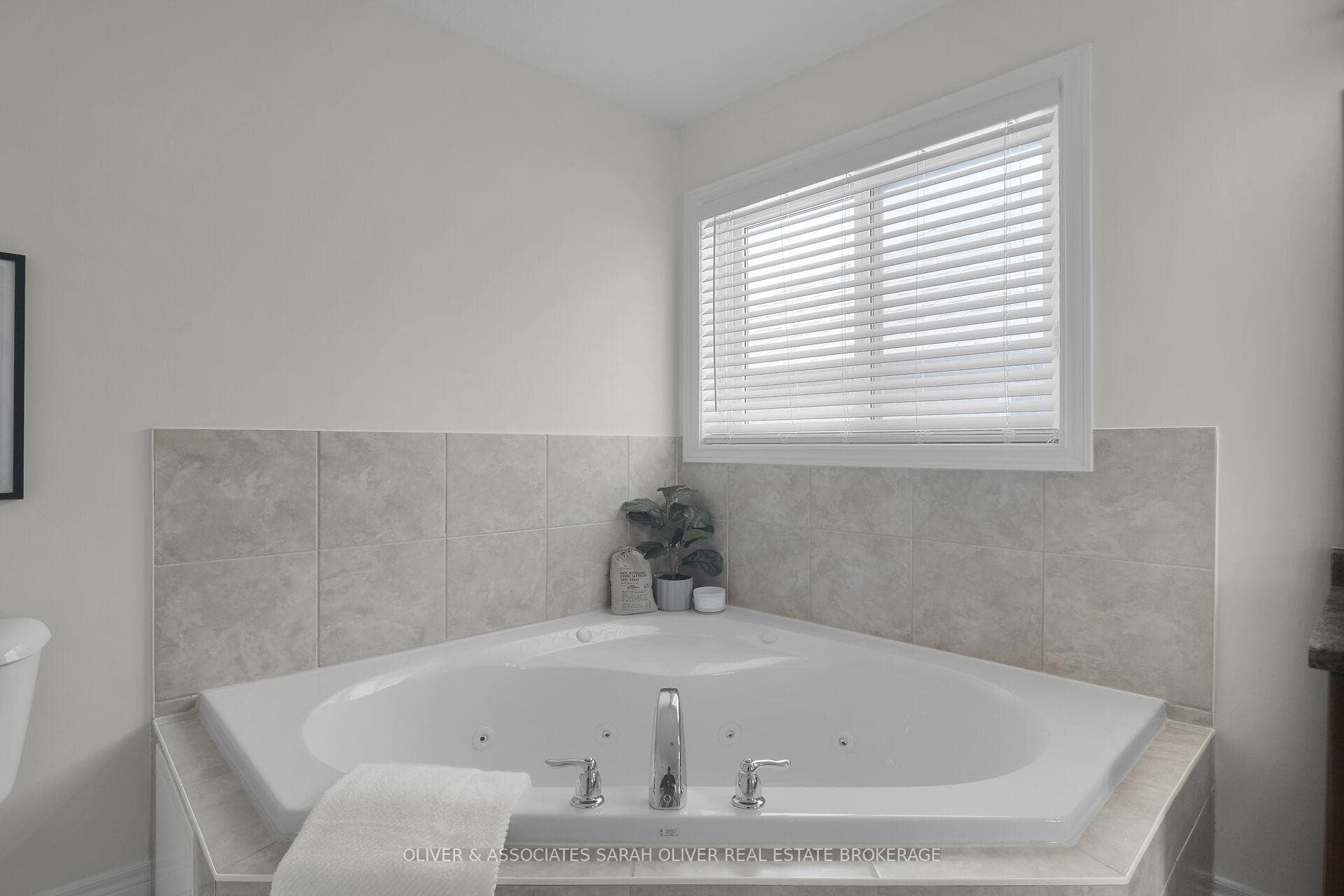 2243 Lilac Avenue photo 33