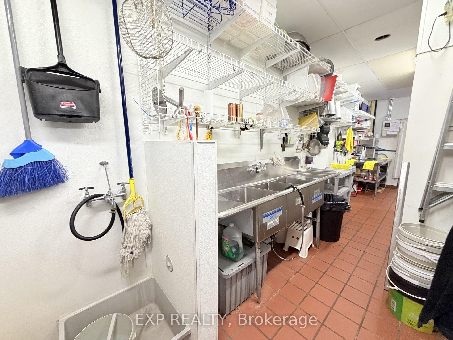 720 Spadina Avenue photo 34