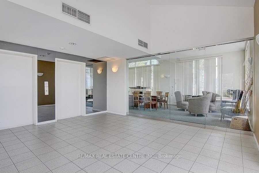 300 Manitoba Street Unit 102 photo 20