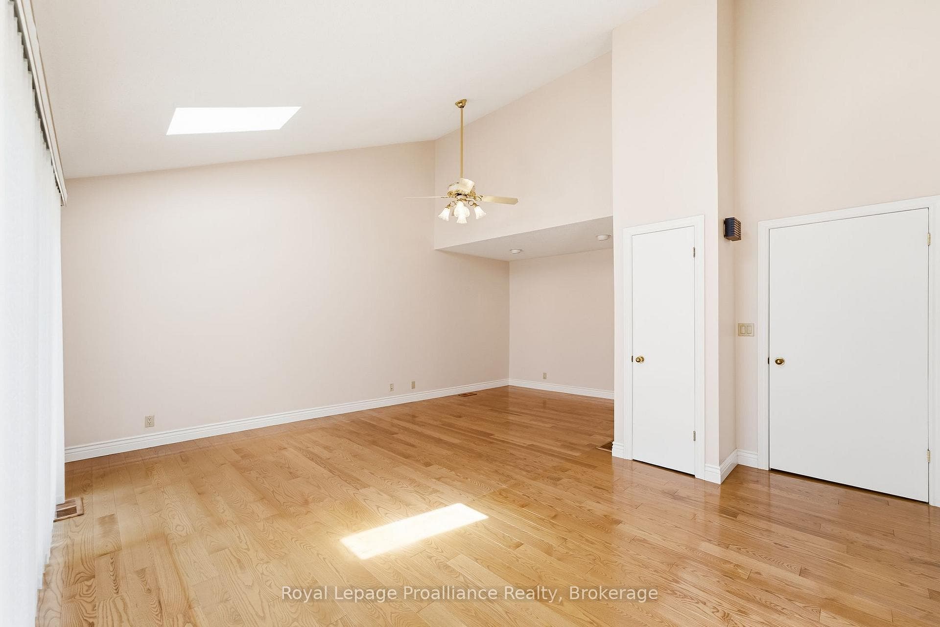 11 Addison Street photo 19