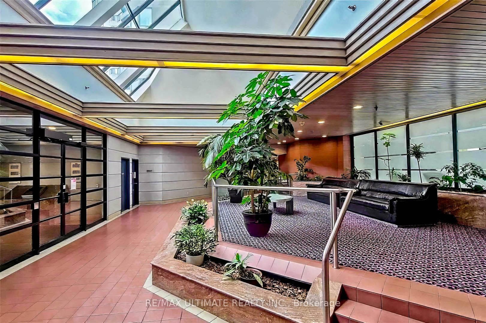 160 Alton Towers Circle Unit 1710 photo 3
