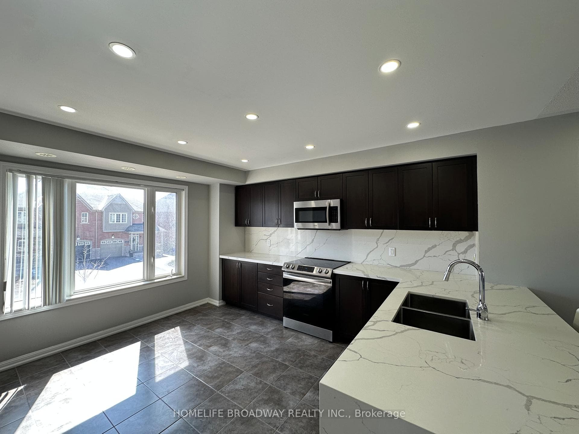 181 Lewis Honey Drive photo 4