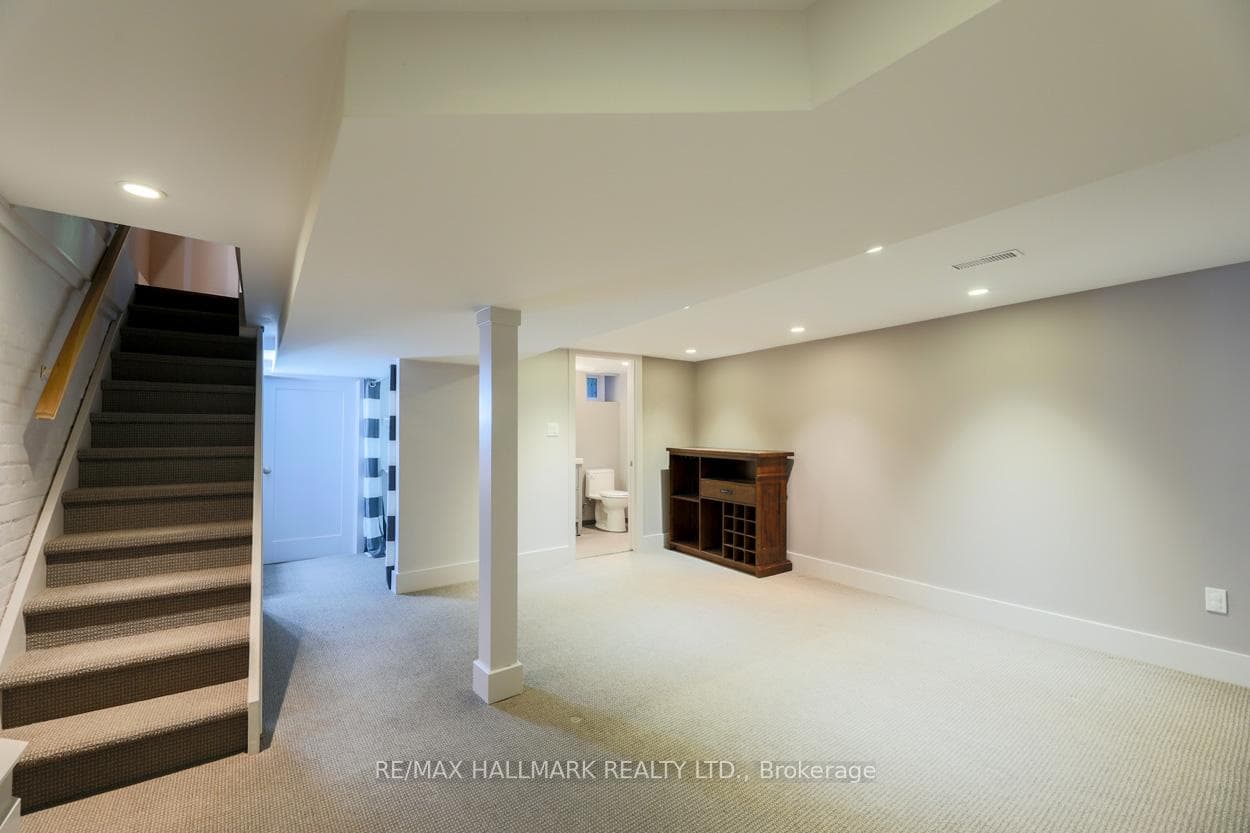 239 Bain Avenue photo 26