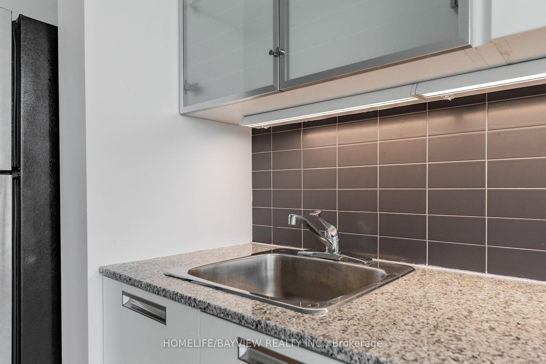 38 Grenville Street Unit 2405 photo 8