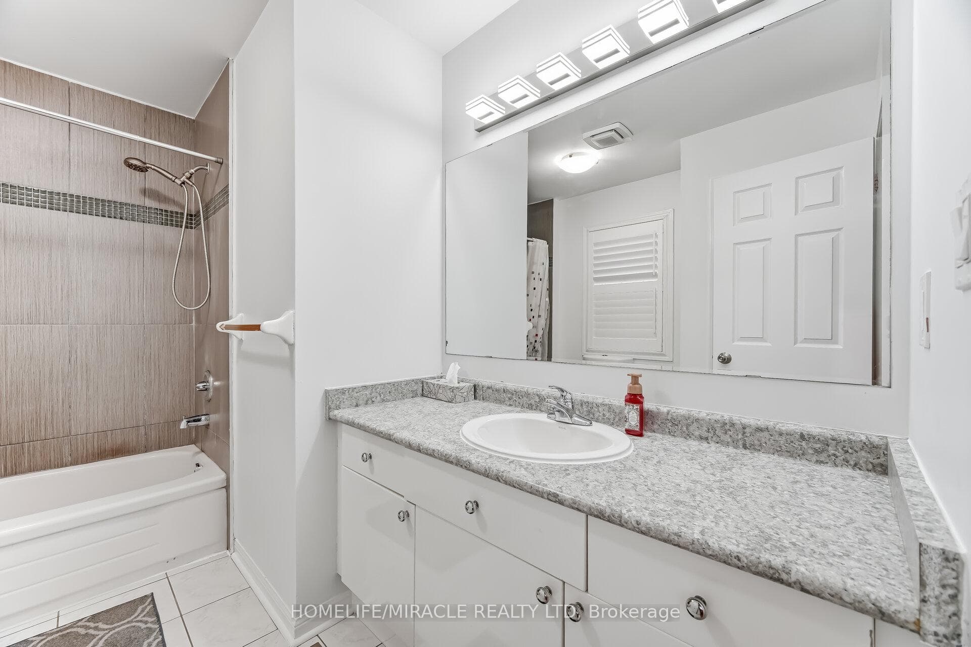 98 Owlridge Drive photo 16
