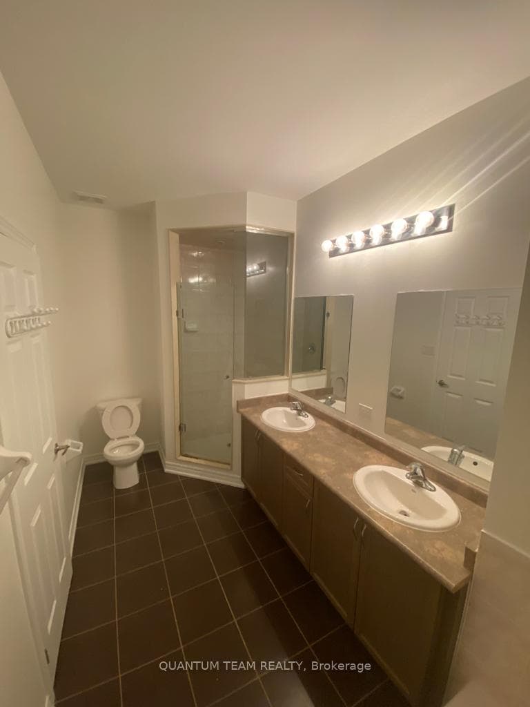61 Vezna Crescent Unit Main photo 14