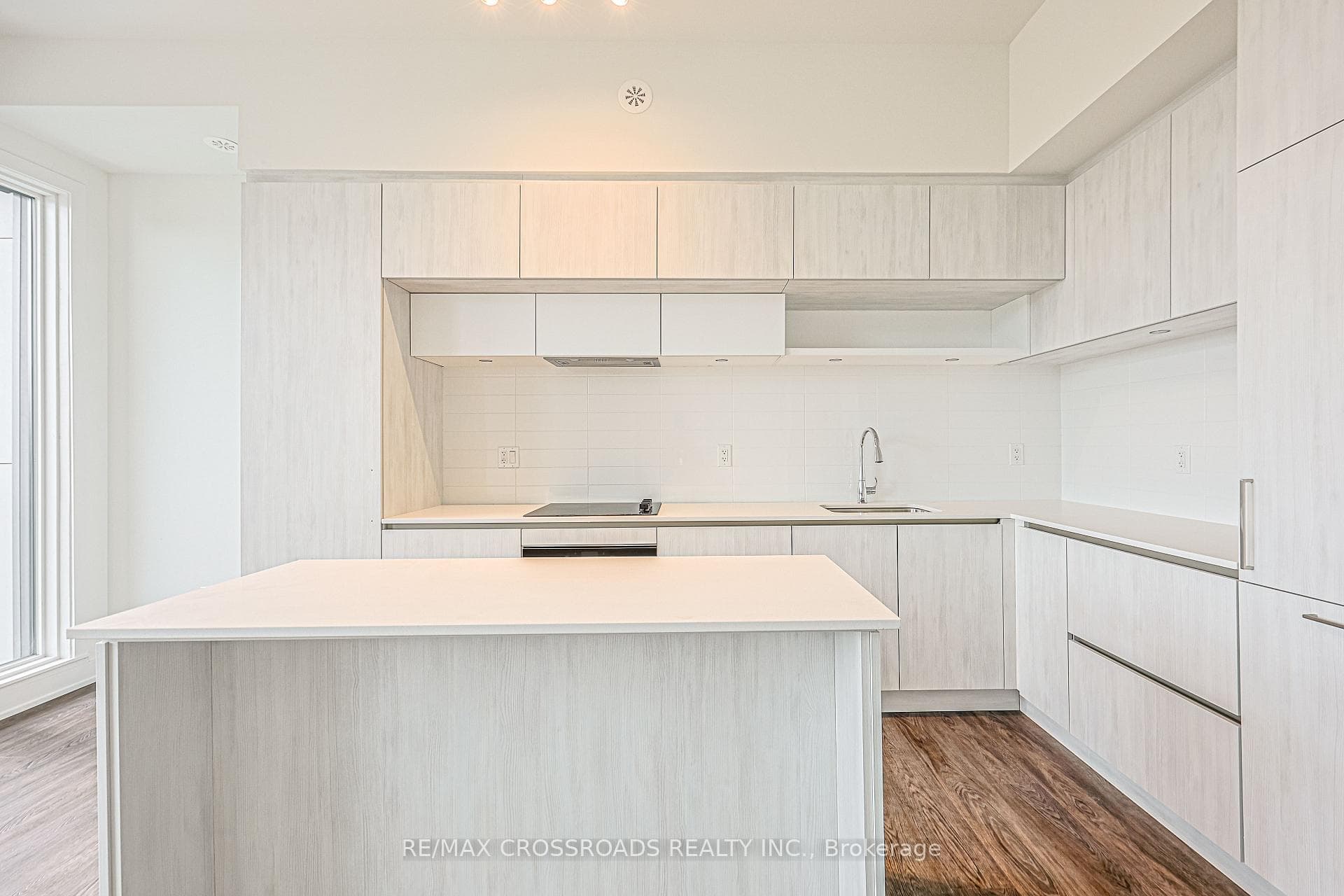 8 Steckley House Lane Unit 218 photo 6