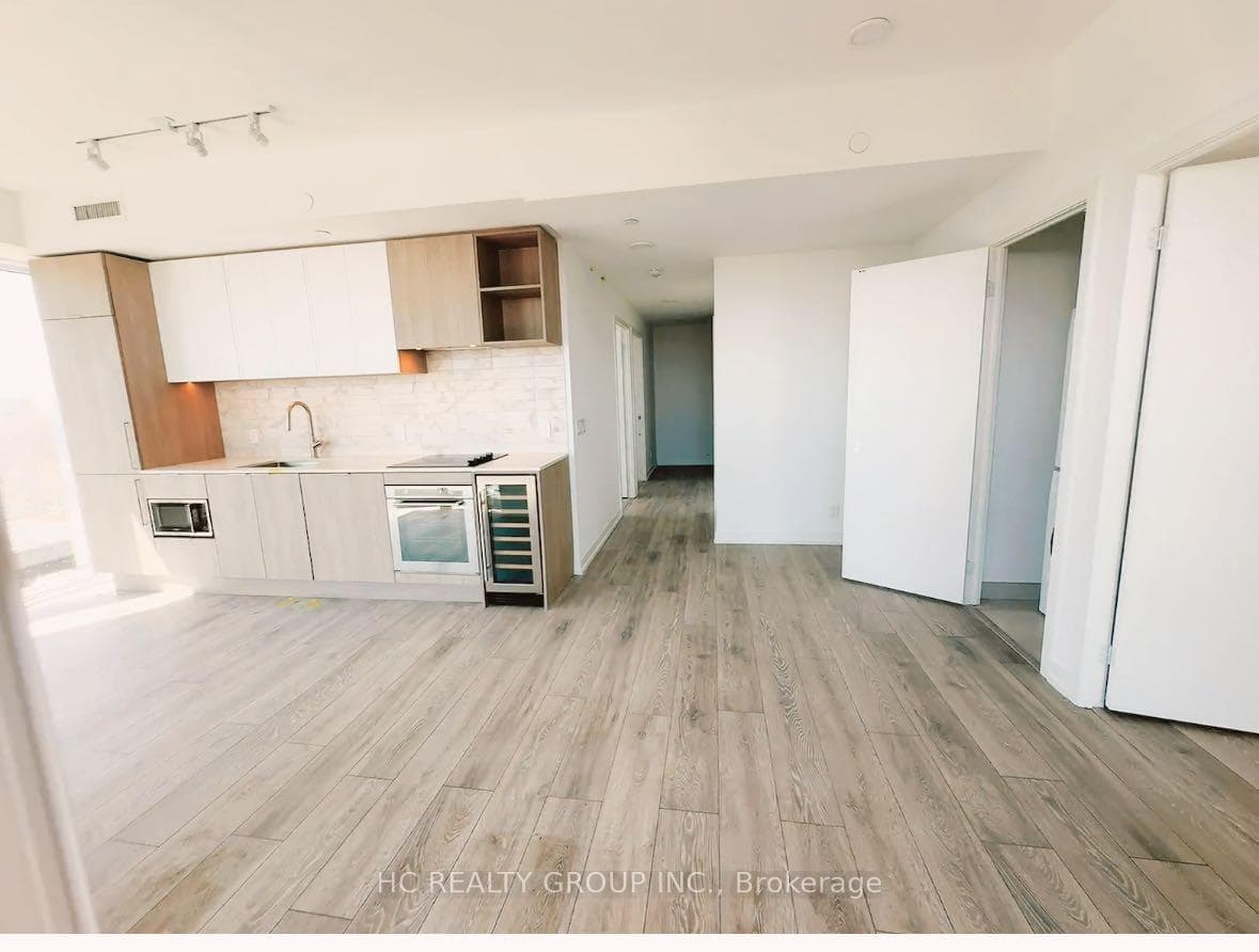 2020 Bathurst Street Unit 1105 photo 7