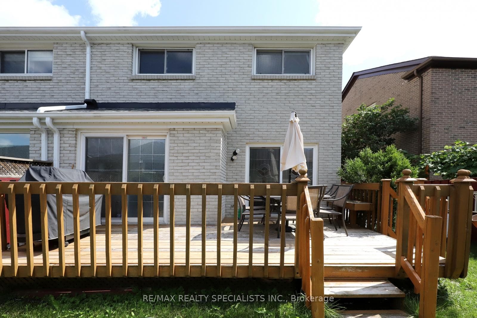 103 Stillwater Crescent photo 40