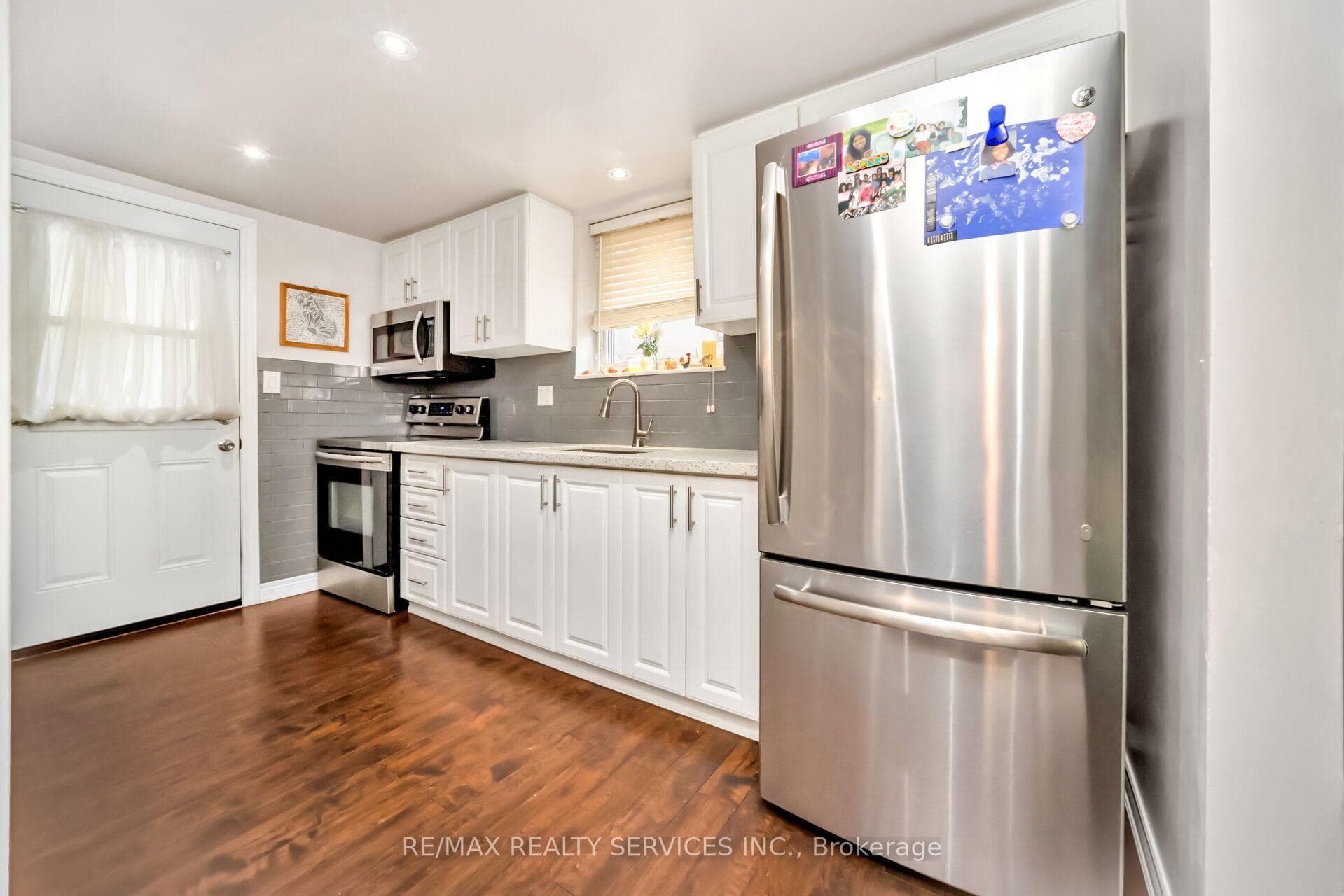 3287 Michaud Avenue photo 10
