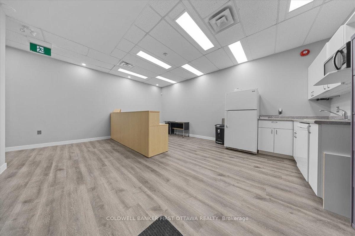 2283 ST LAURENT Boulevard Unit 101 photo 7
