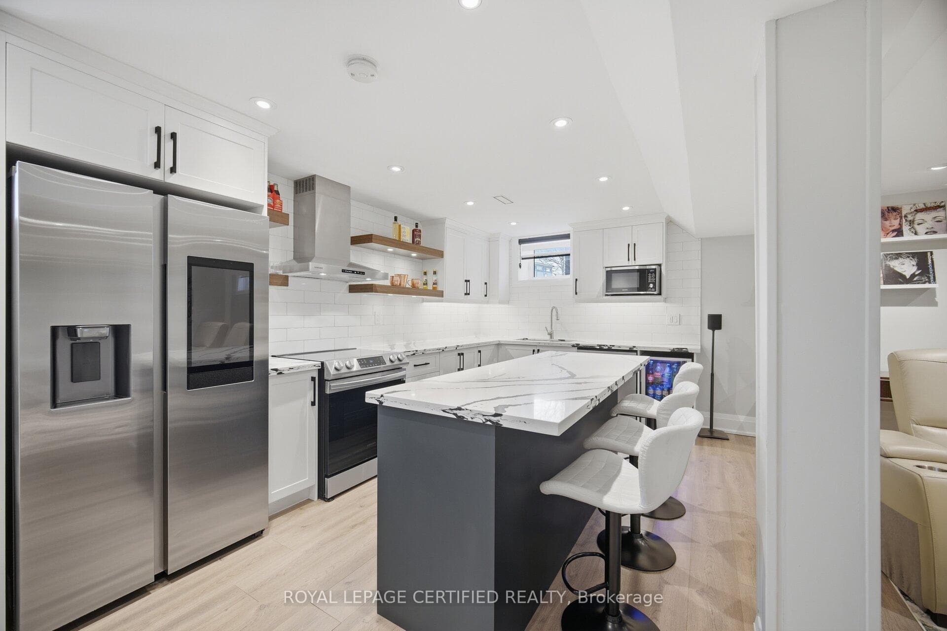 306 Avro Road photo 33