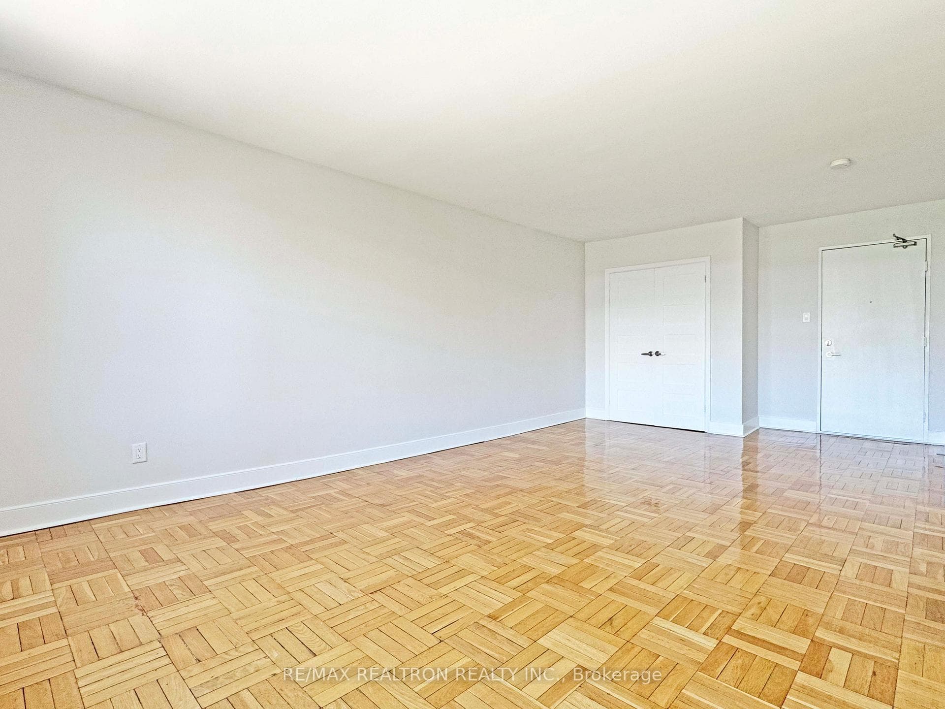 1545 Bathurst Street Unit 204 photo 5