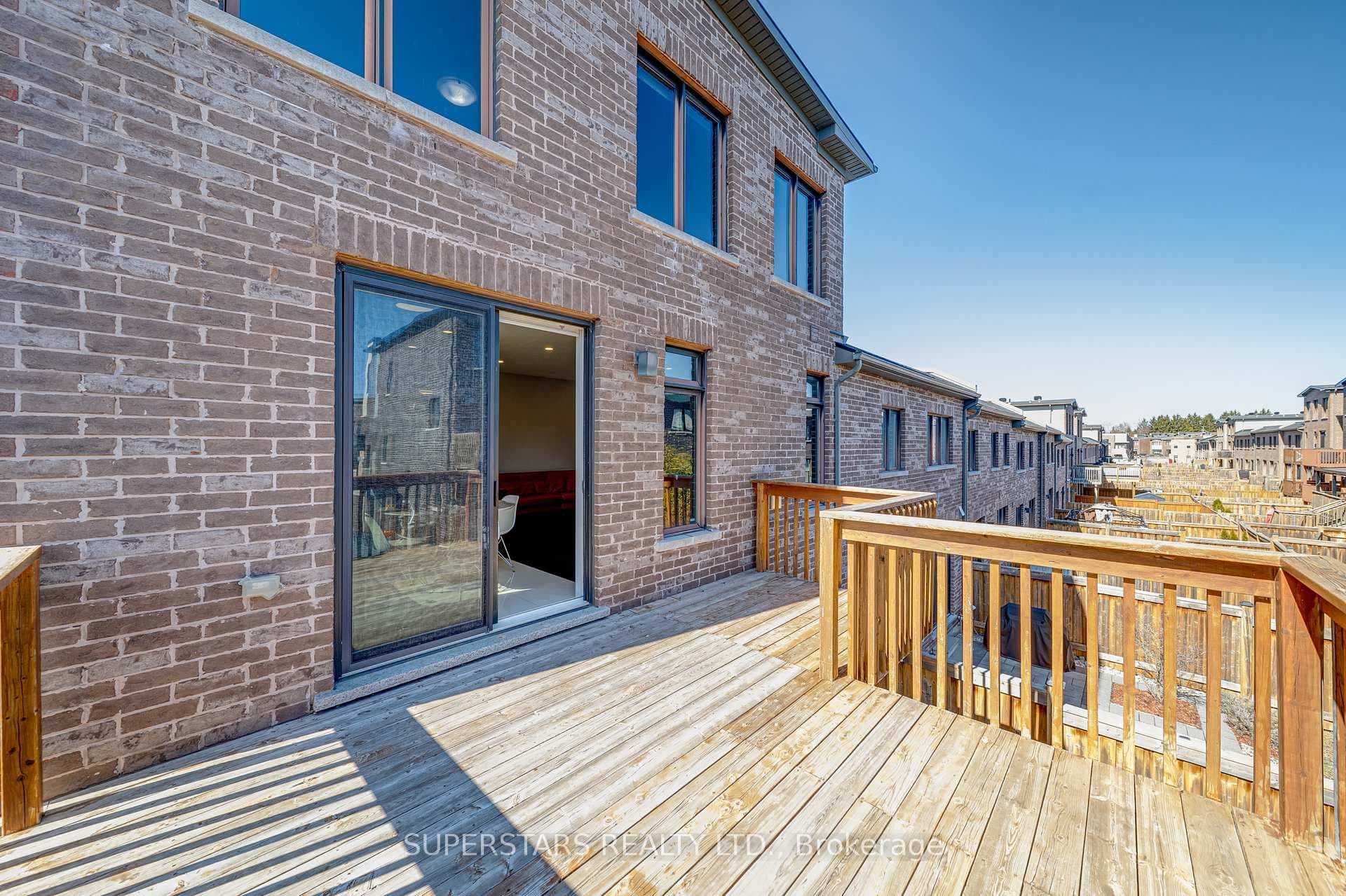19 Helliwell Crescent photo 28