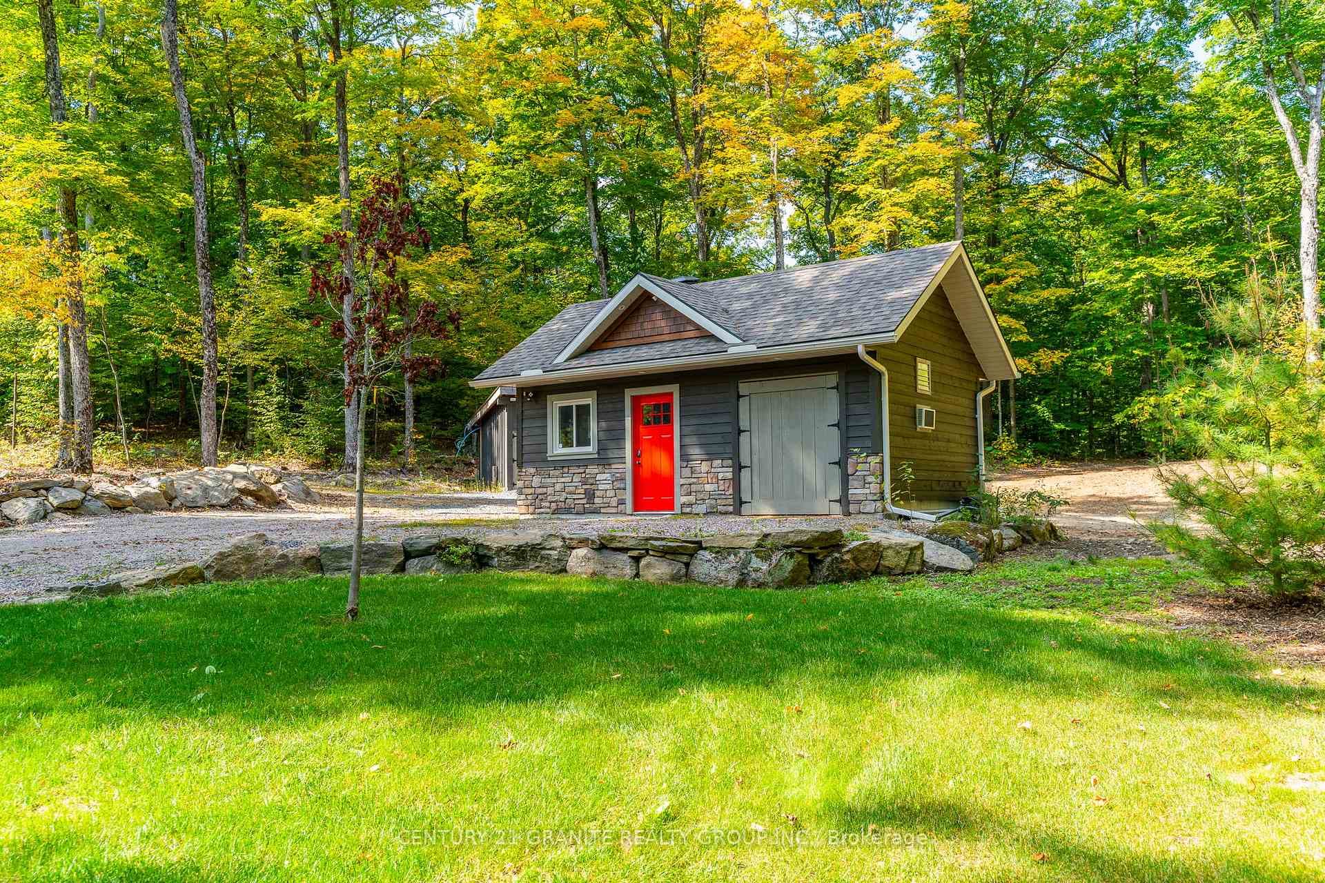 1104 Shady Lane photo 4
