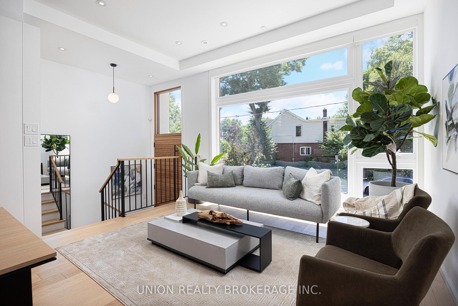 7B Maughan Crescent photo 4