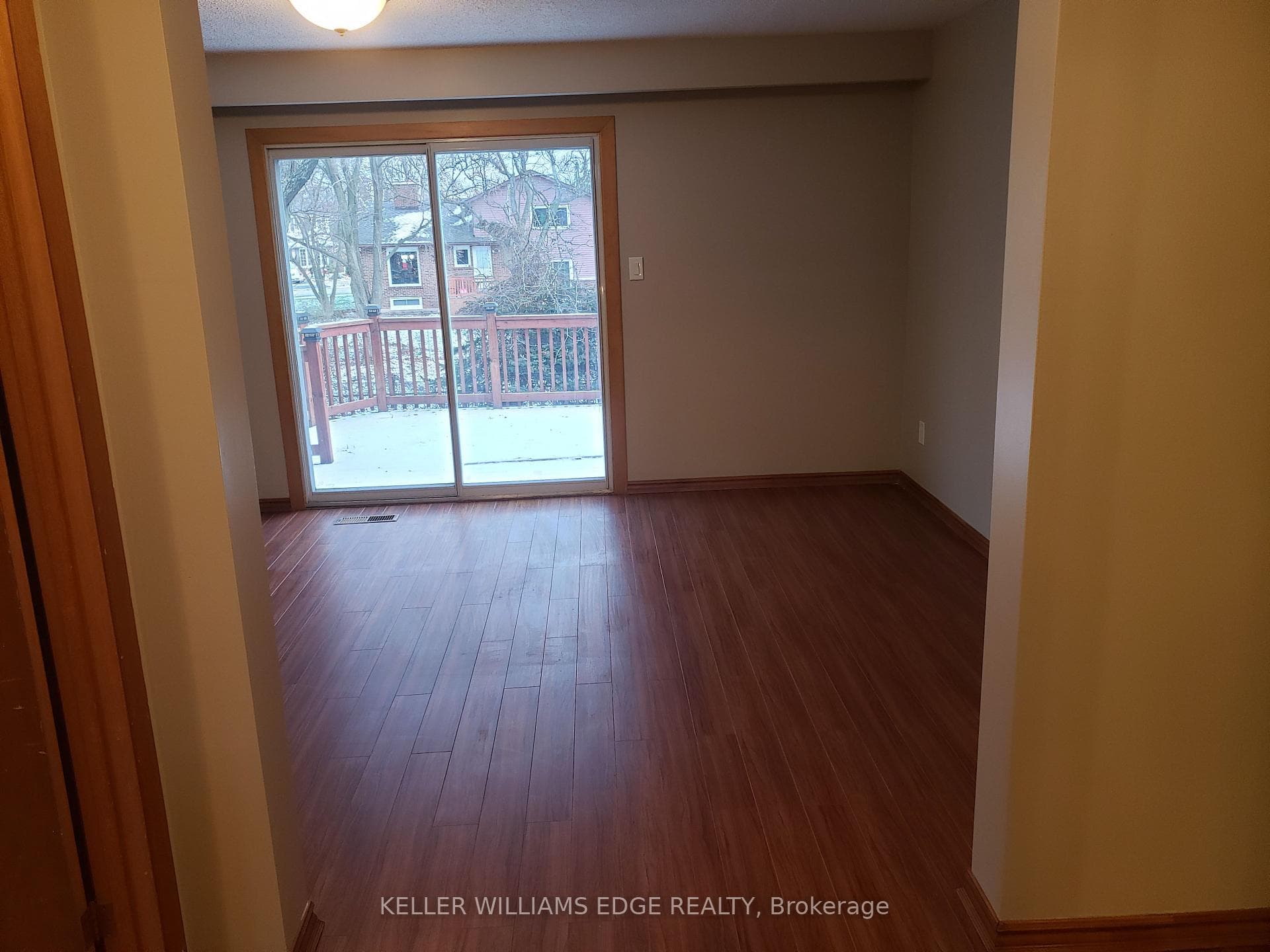 2328 Glastonbury Road photo 23