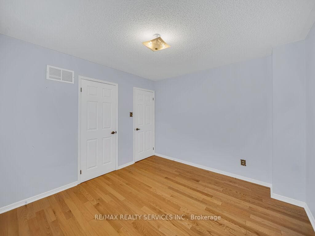 4510 Radisson Crescent photo 34